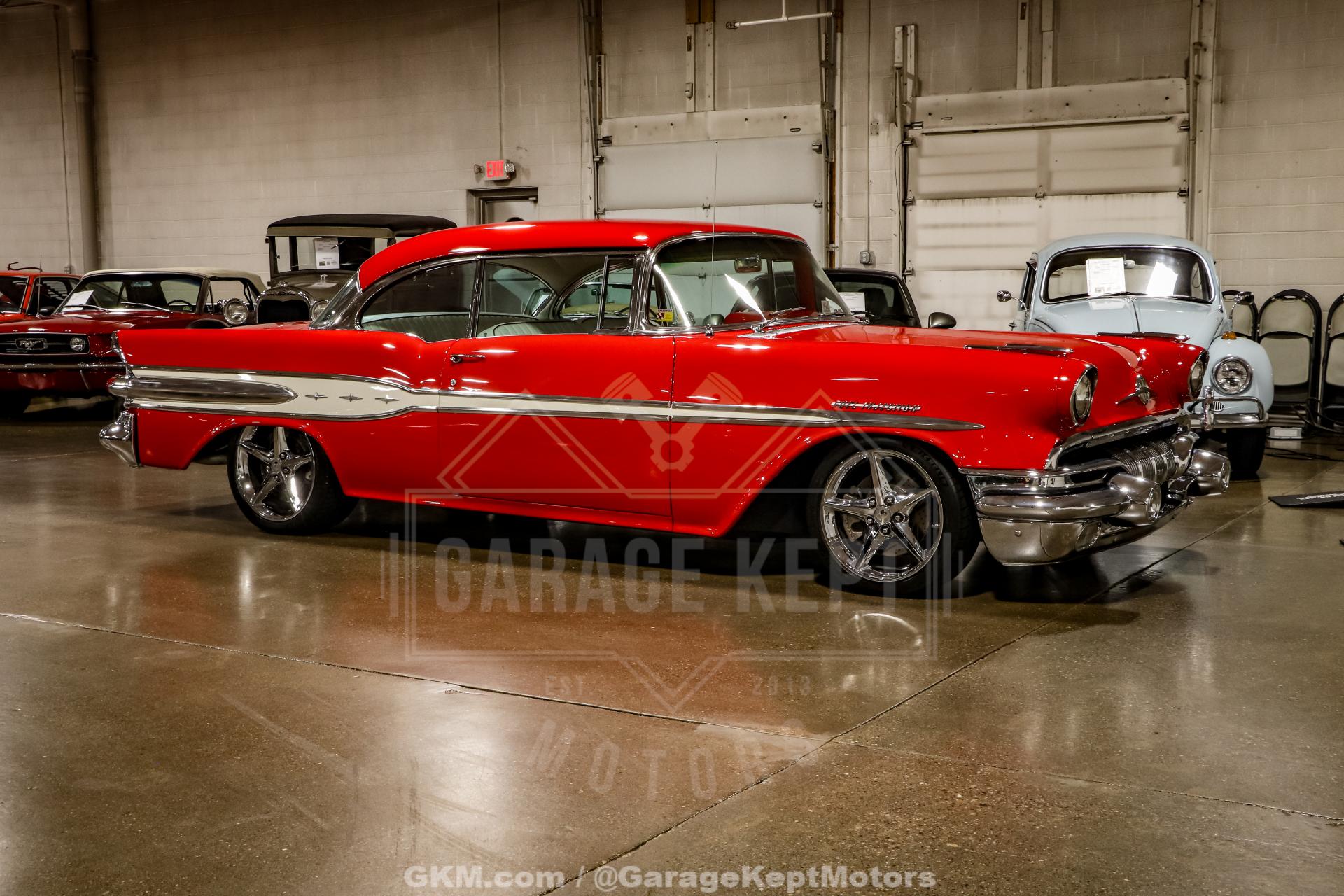 1957 Pontiac Chieftain 11