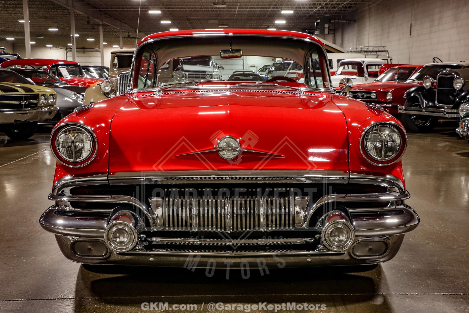 1957 Pontiac Chieftain 18