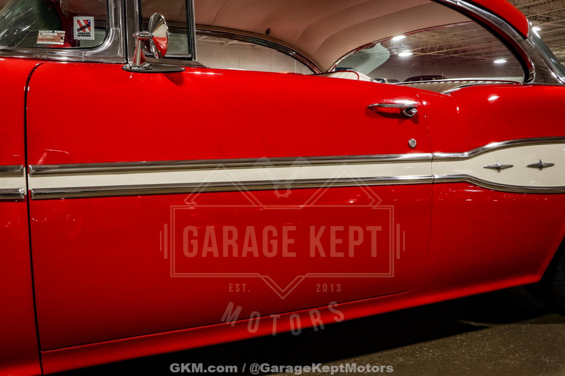 1957 Pontiac Chieftain 32