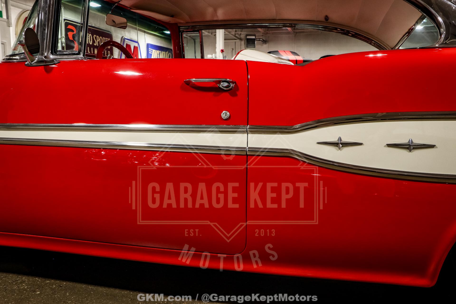 1957 Pontiac Chieftain 33