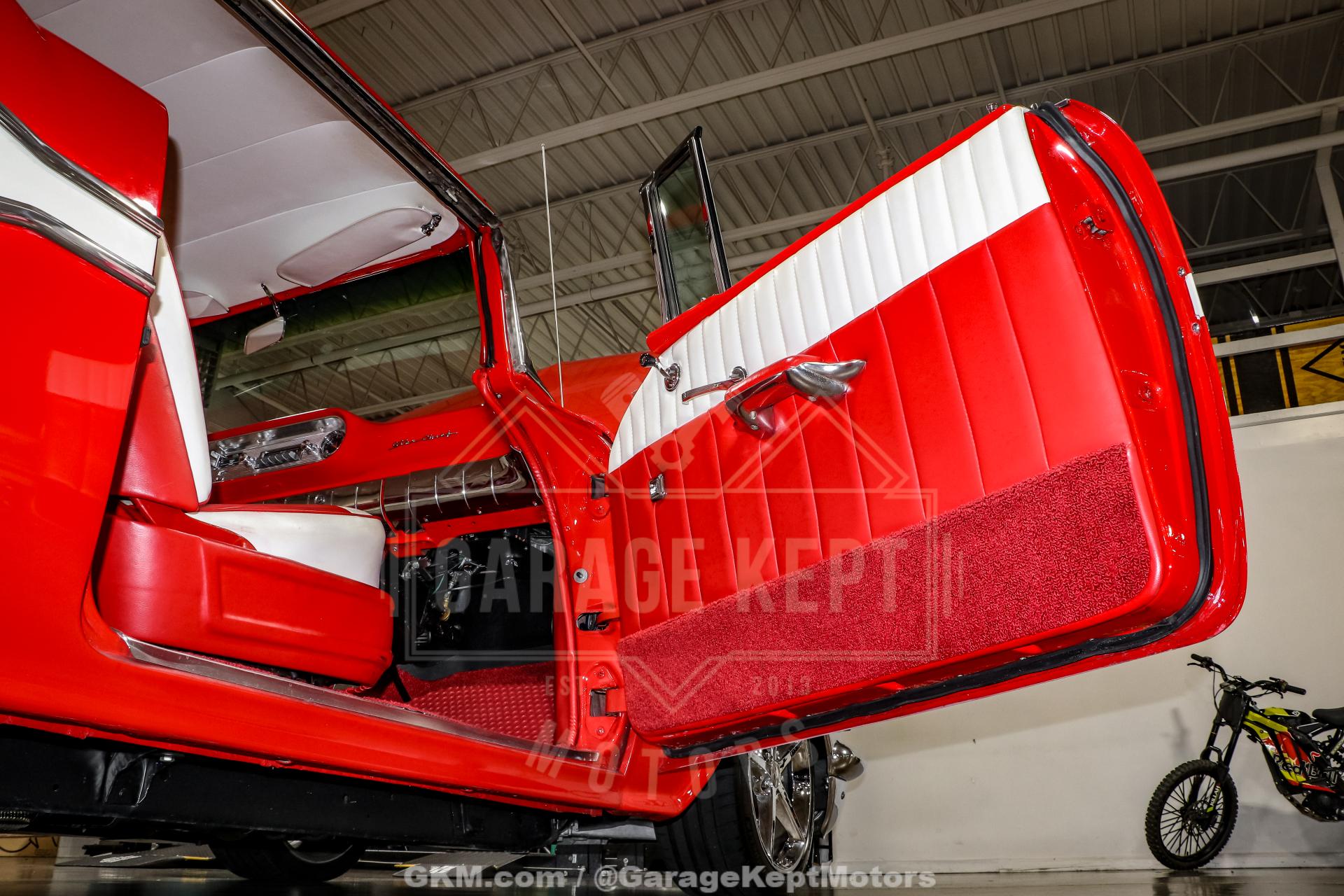 1957 Pontiac Chieftain 61