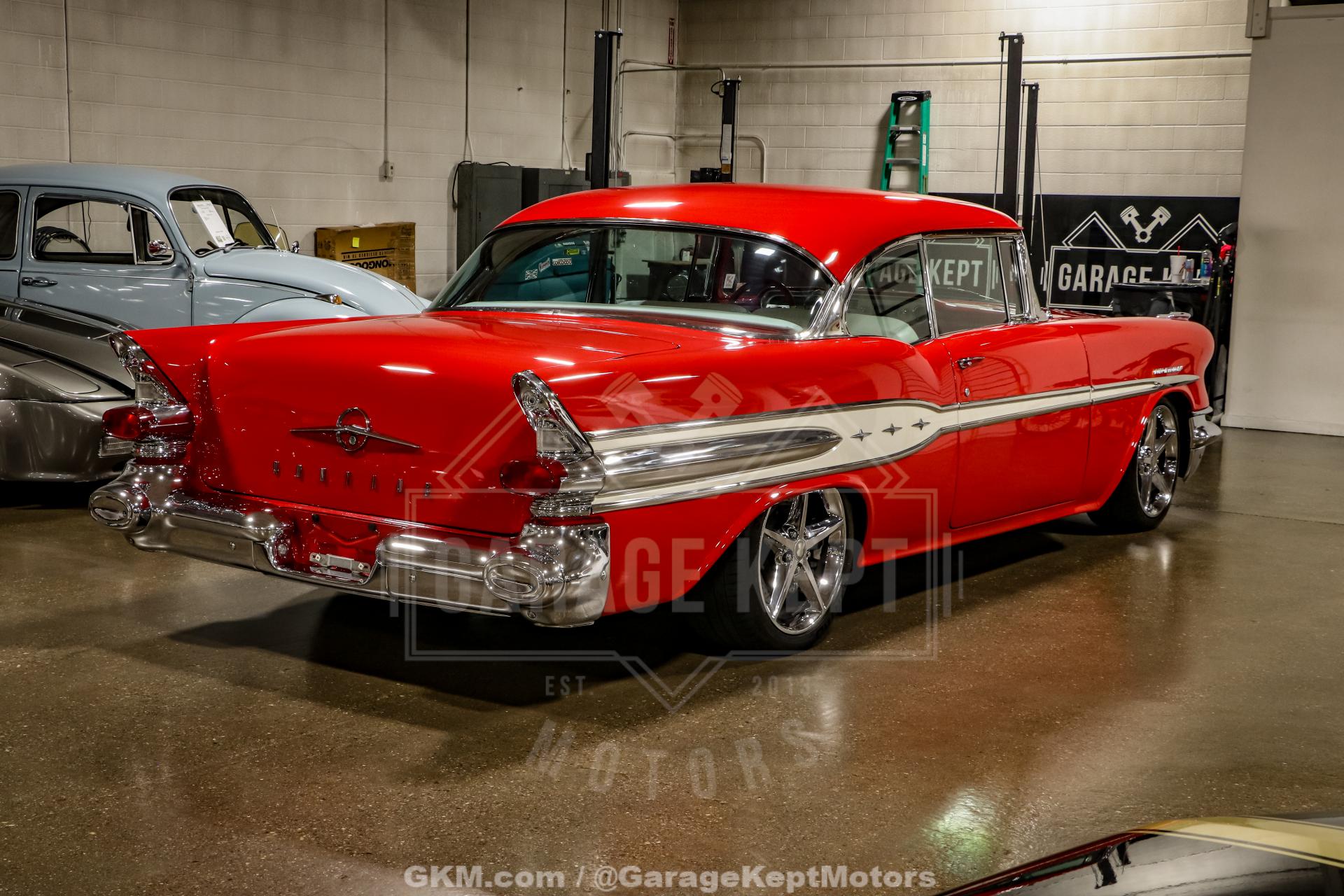 1957 Pontiac Chieftain 8