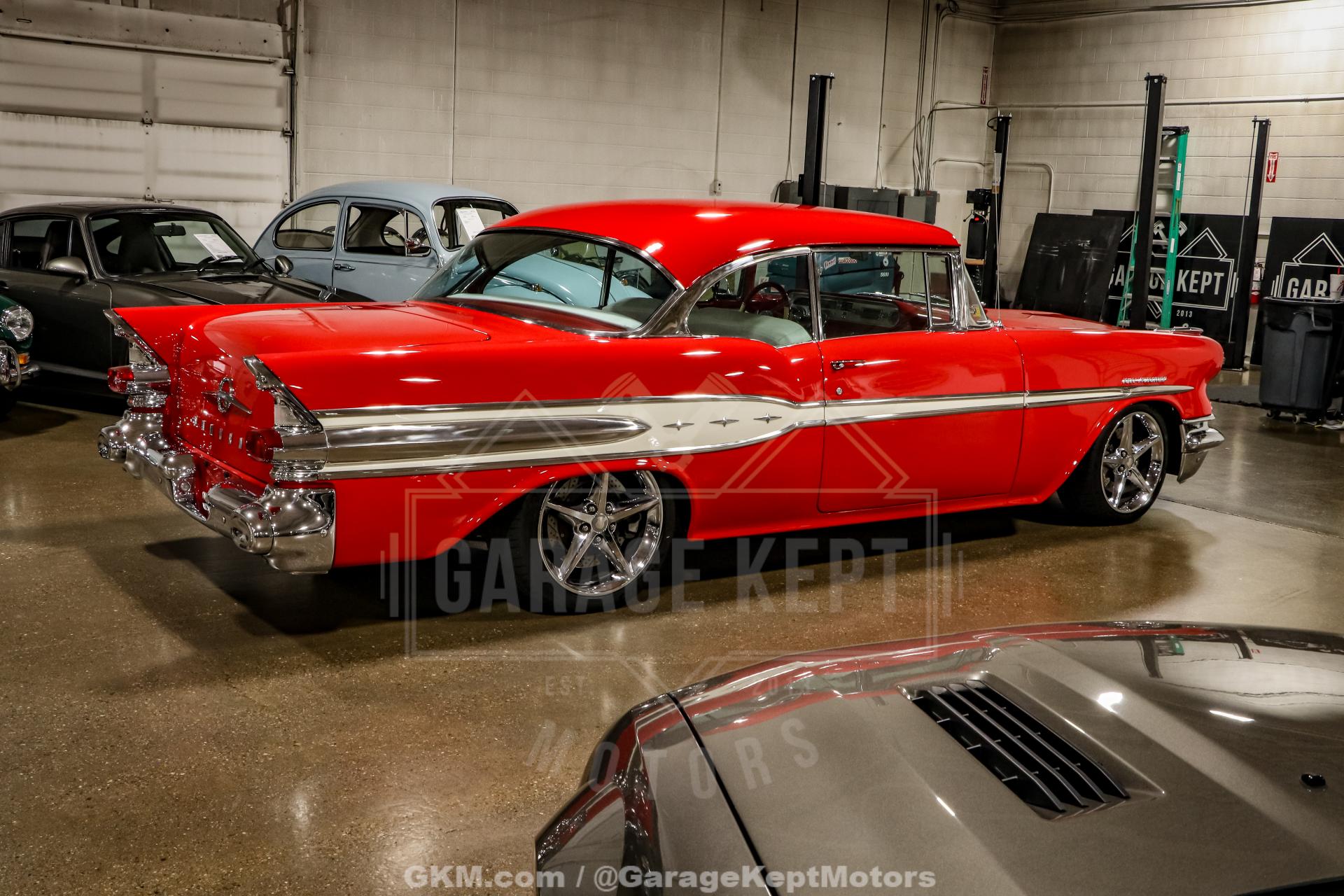 1957 Pontiac Chieftain 9