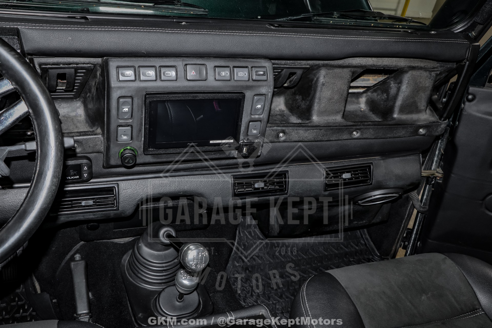 1993 Land Rover Defender 113