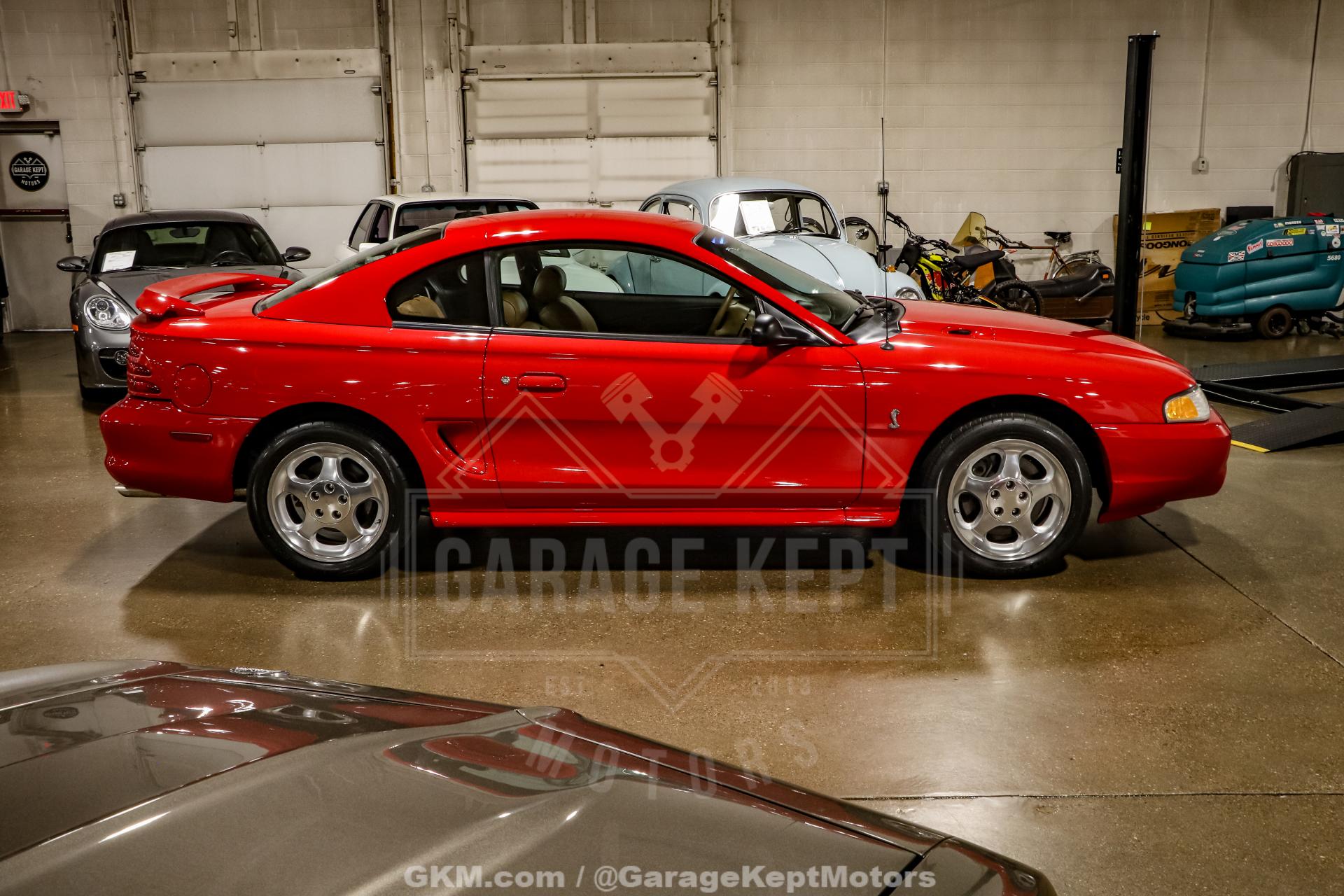 1994 Ford Mustang SVT Cobra 10