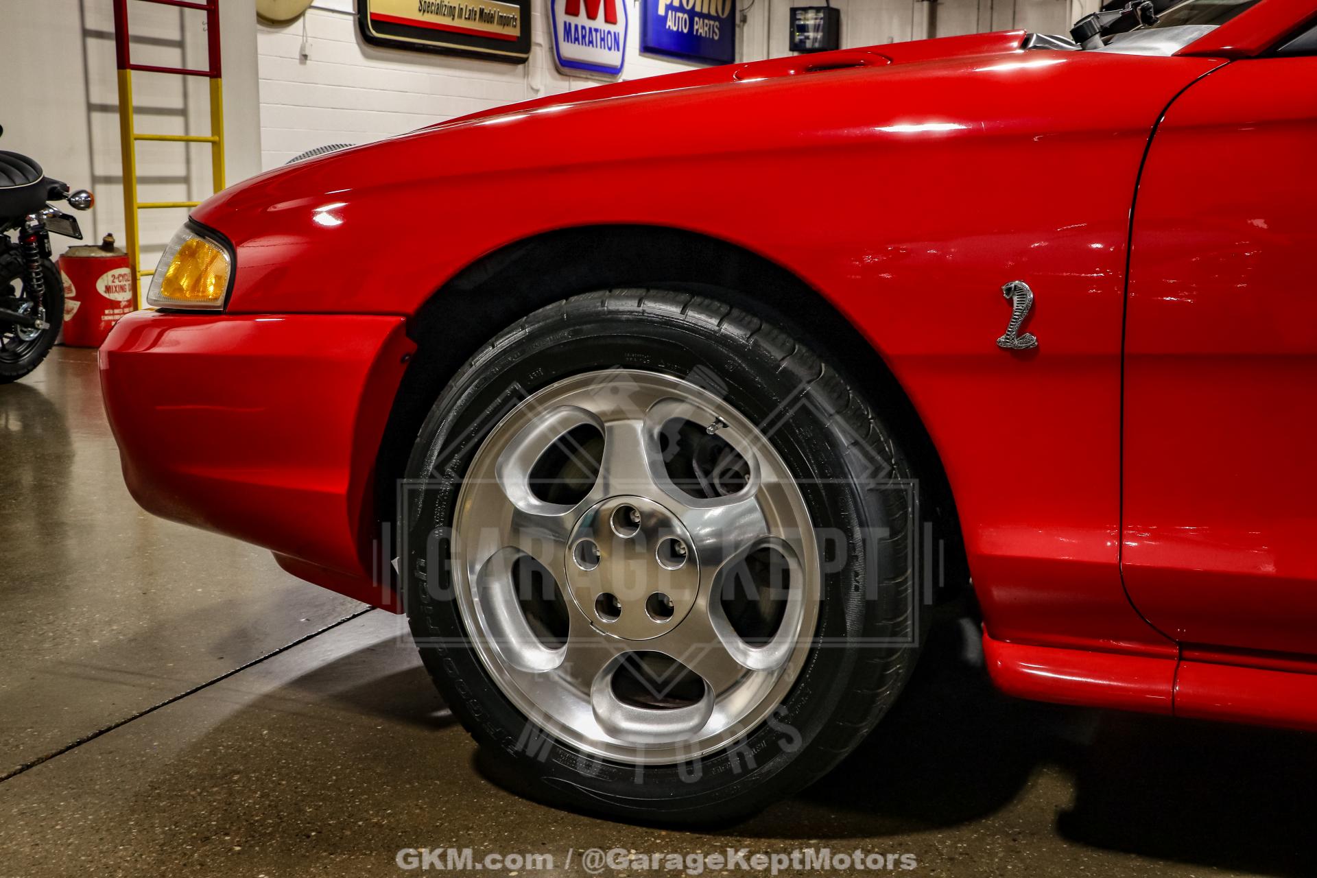 1994 Ford Mustang SVT Cobra 31