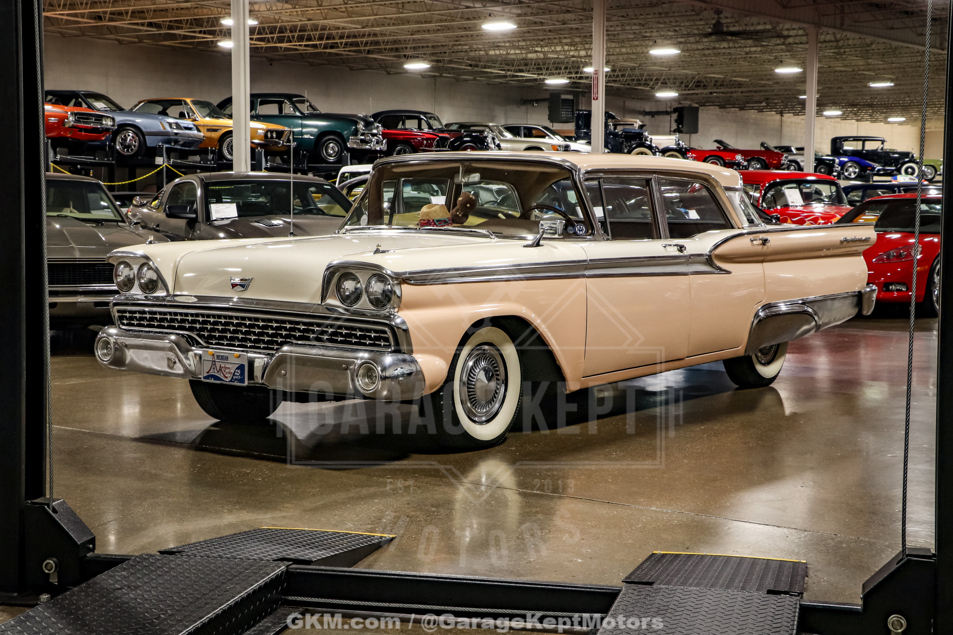 1959 Ford Fairlane 2