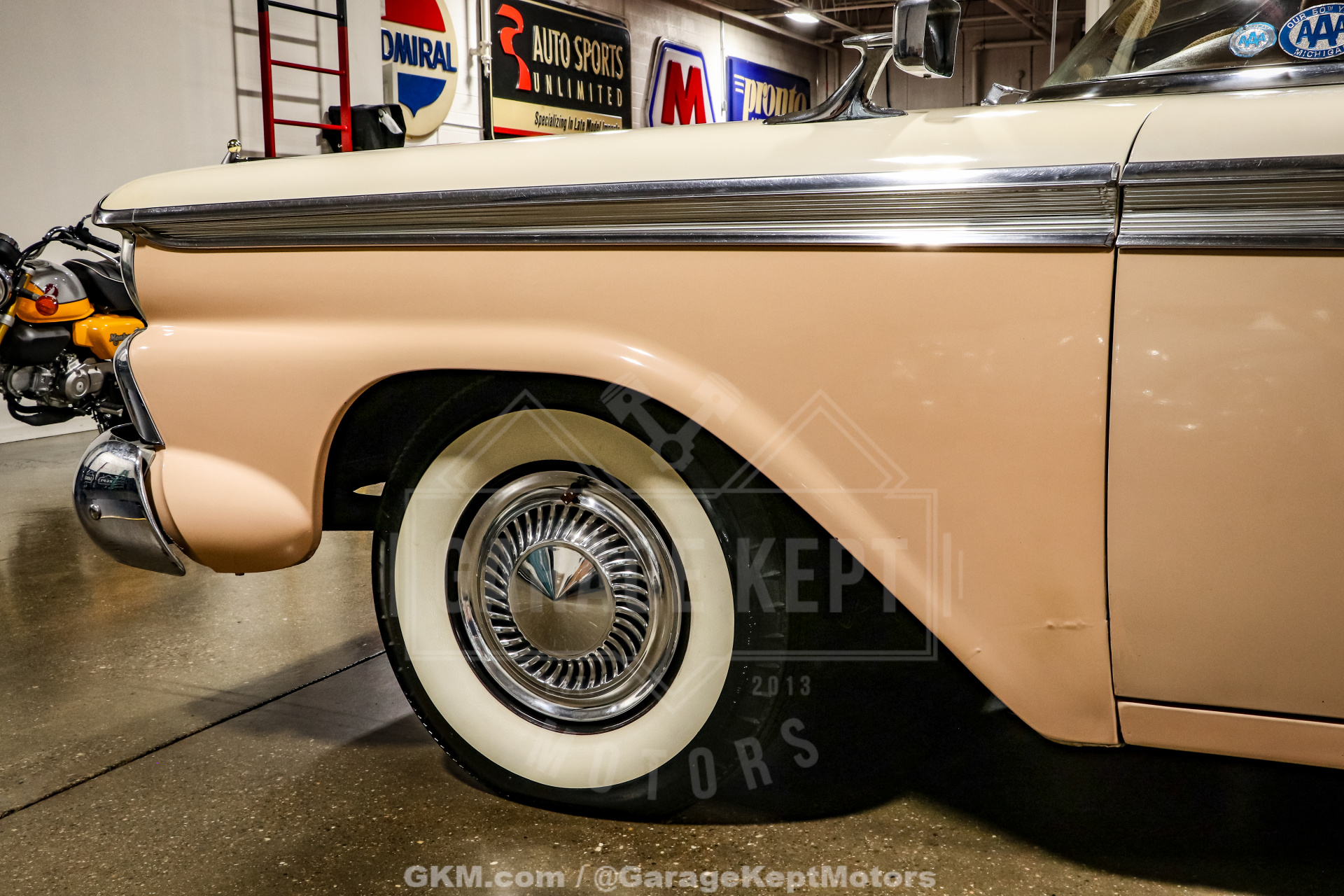 1959 Ford Fairlane 33