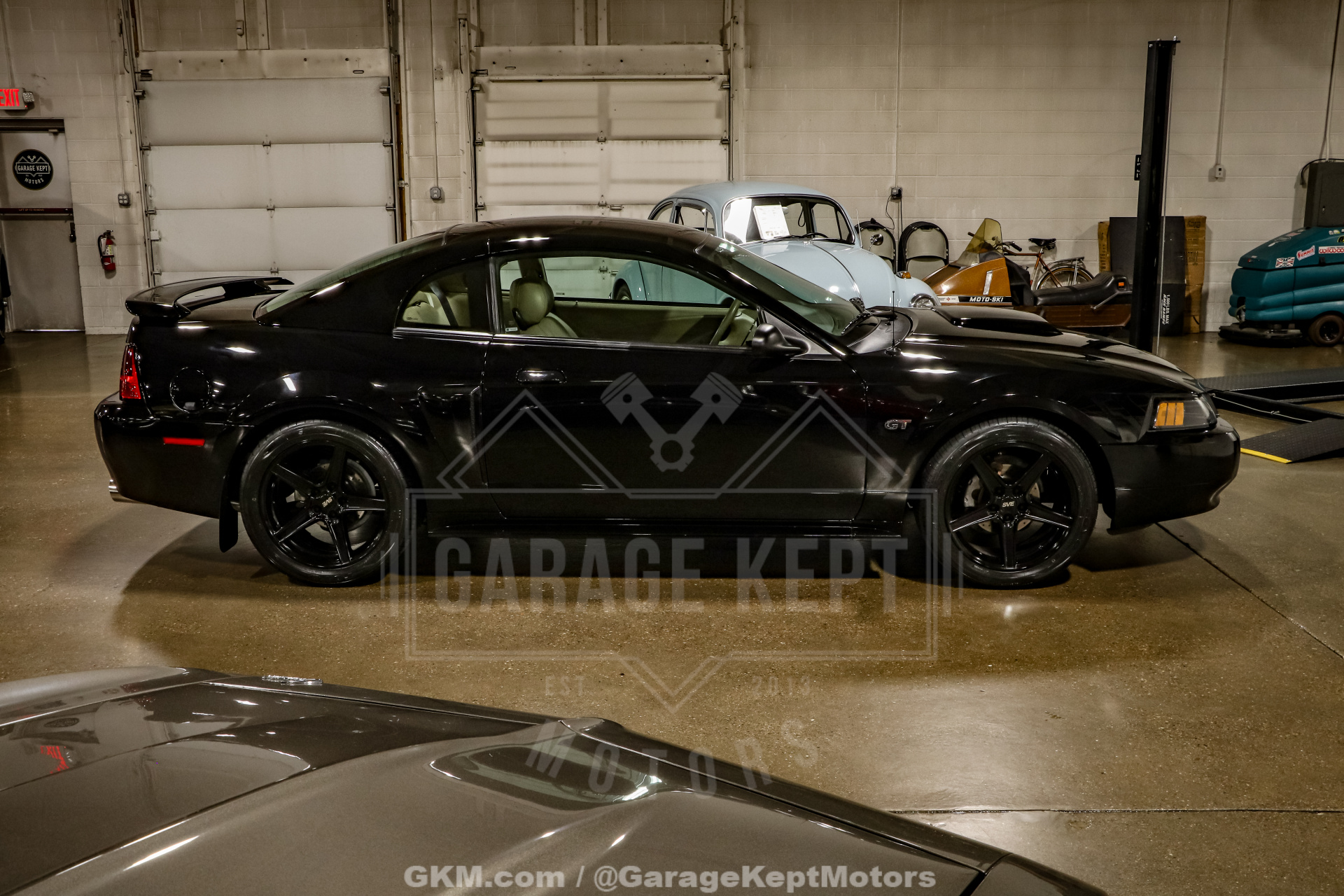 2003 Ford Mustang 10