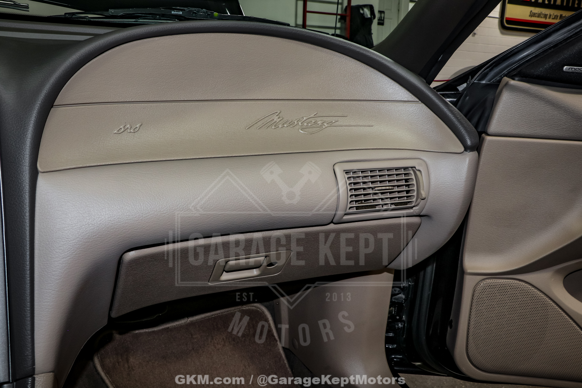 2003 Ford Mustang 119