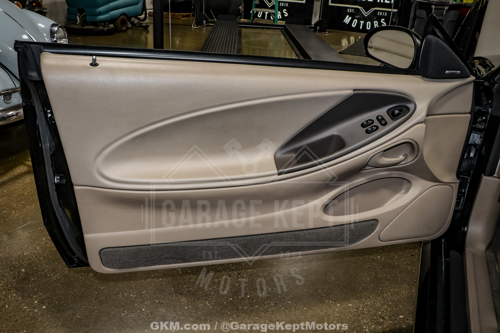 2003 Ford Mustang 84