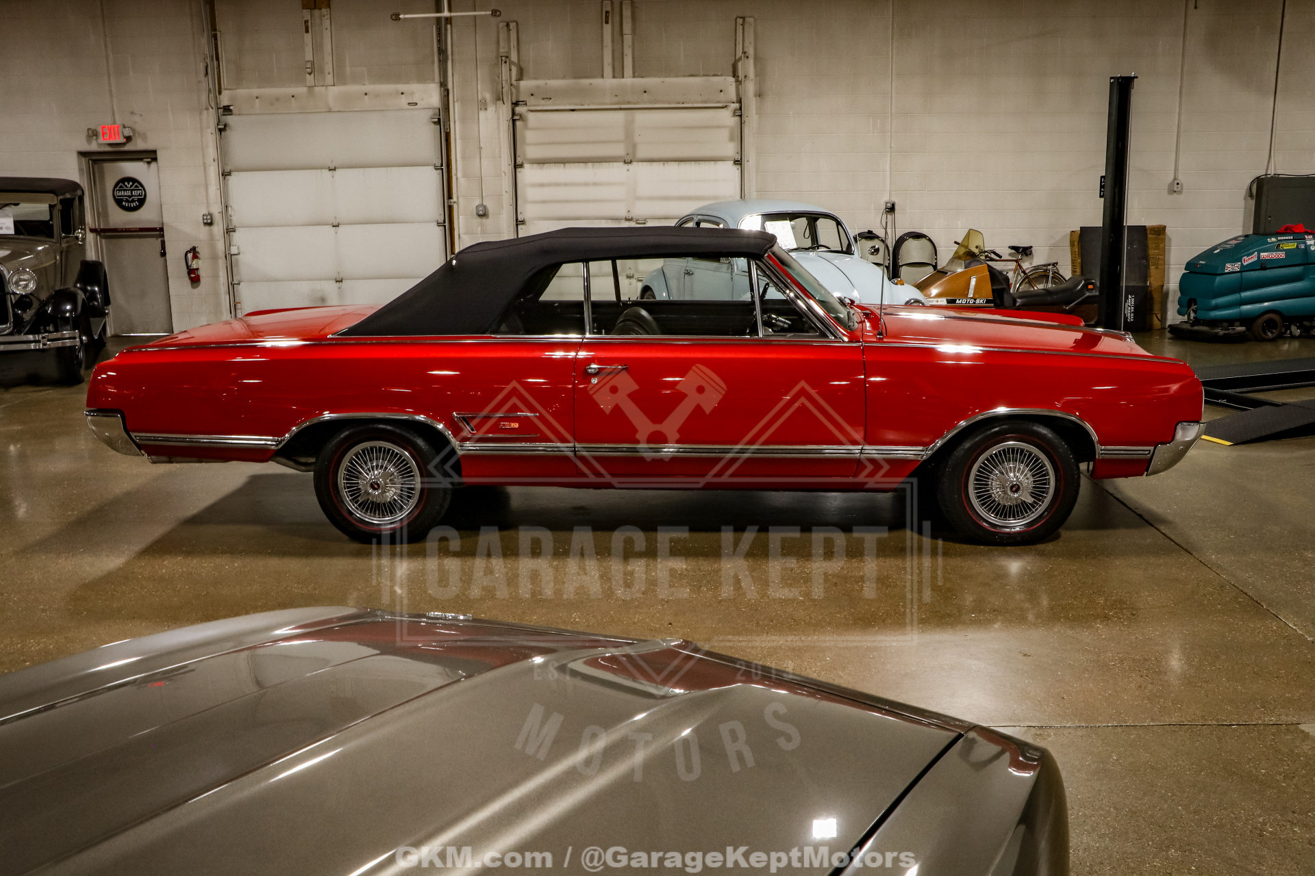 1965 Oldsmobile Cutlass 442 Convertible 8