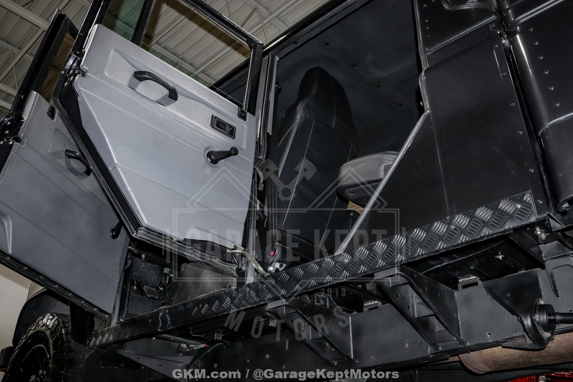 2000 Land Rover Defender 130 105
