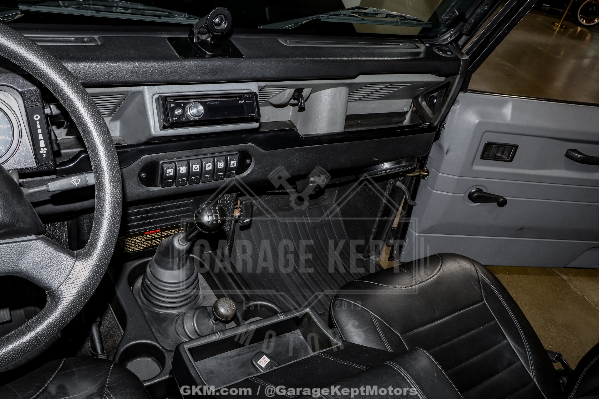 2000 Land Rover Defender 130 124