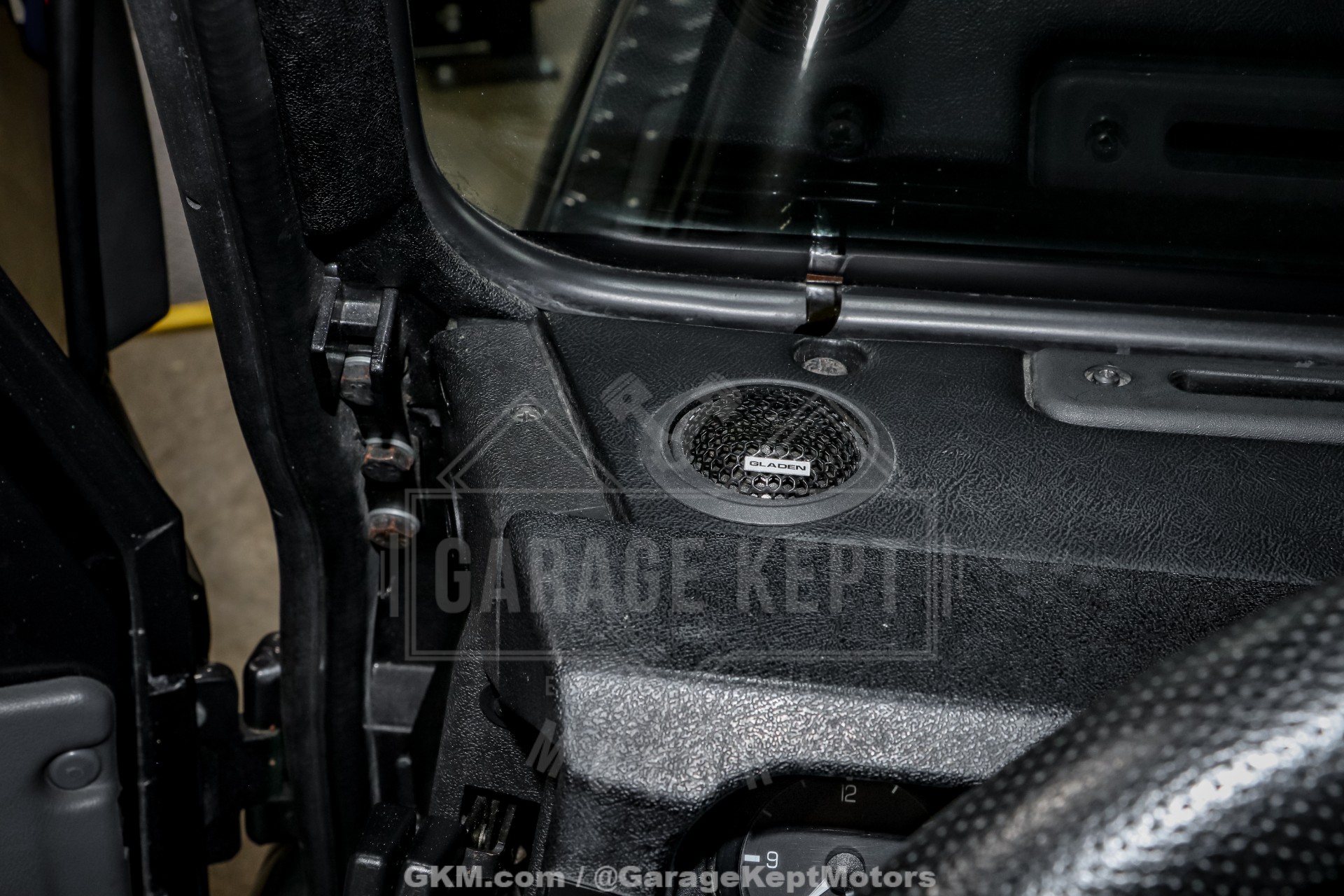 2000 Land Rover Defender 130 128