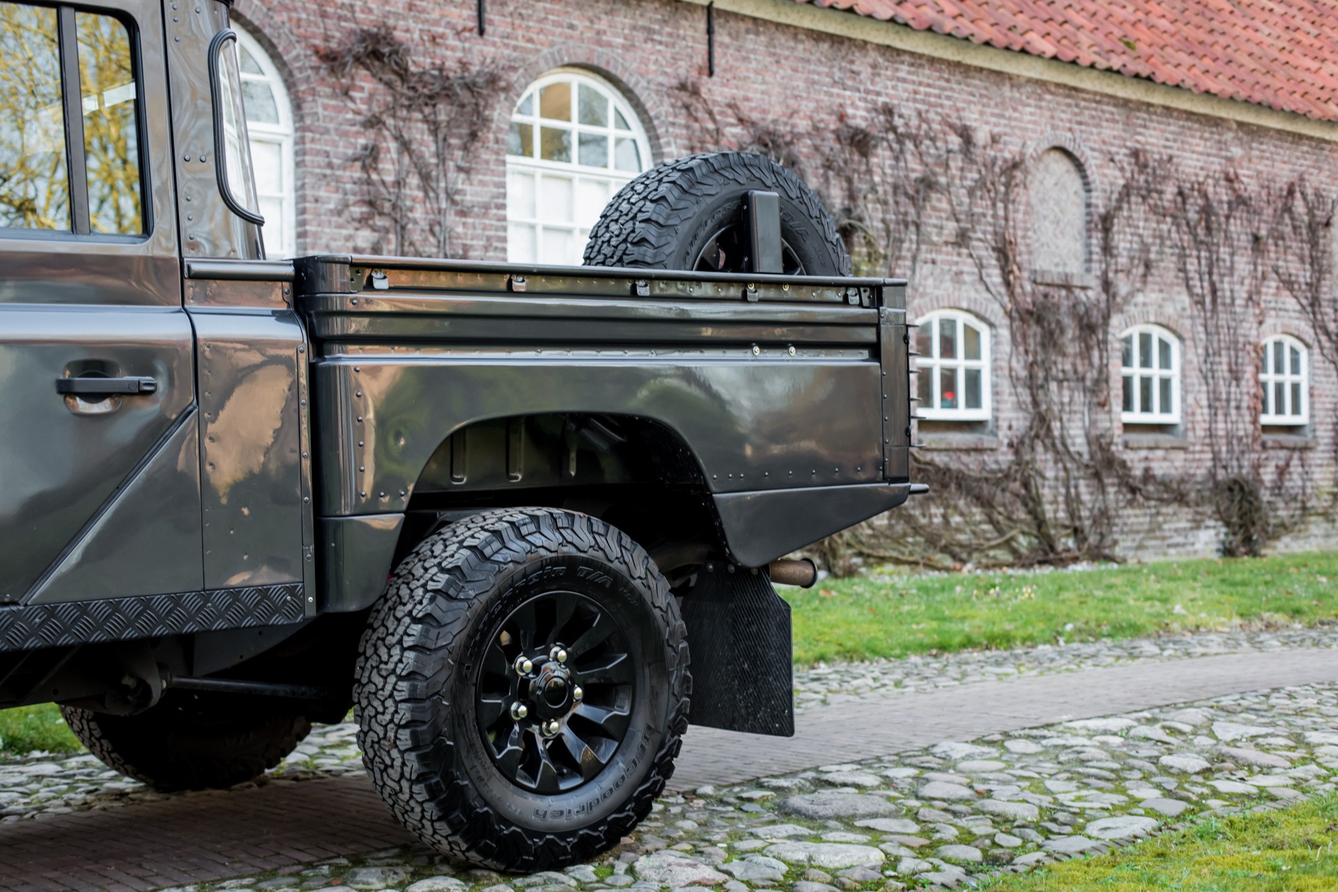 2000 Land Rover Defender 130 205