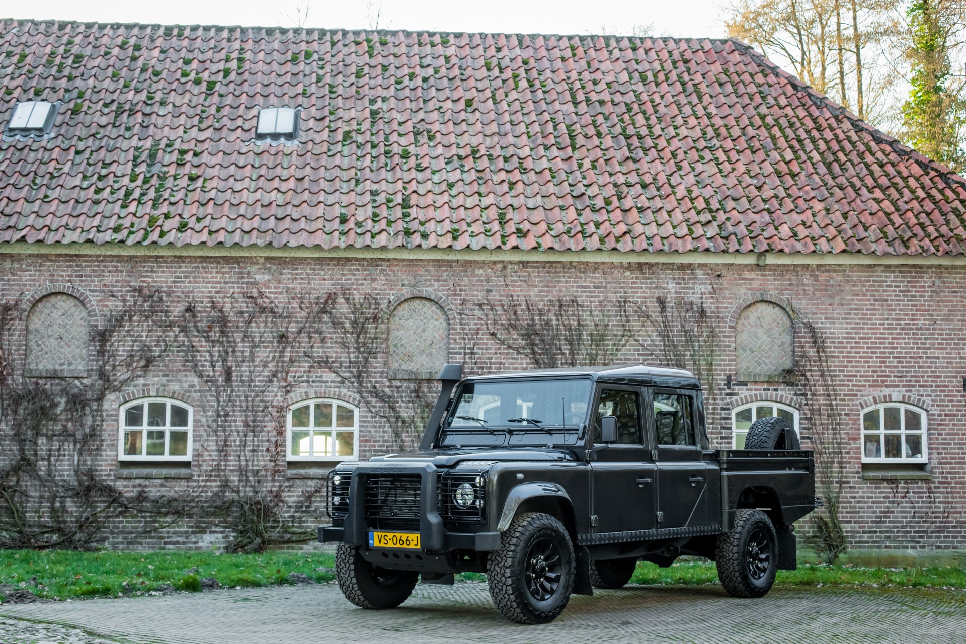 2000 Land Rover Defender 130 213