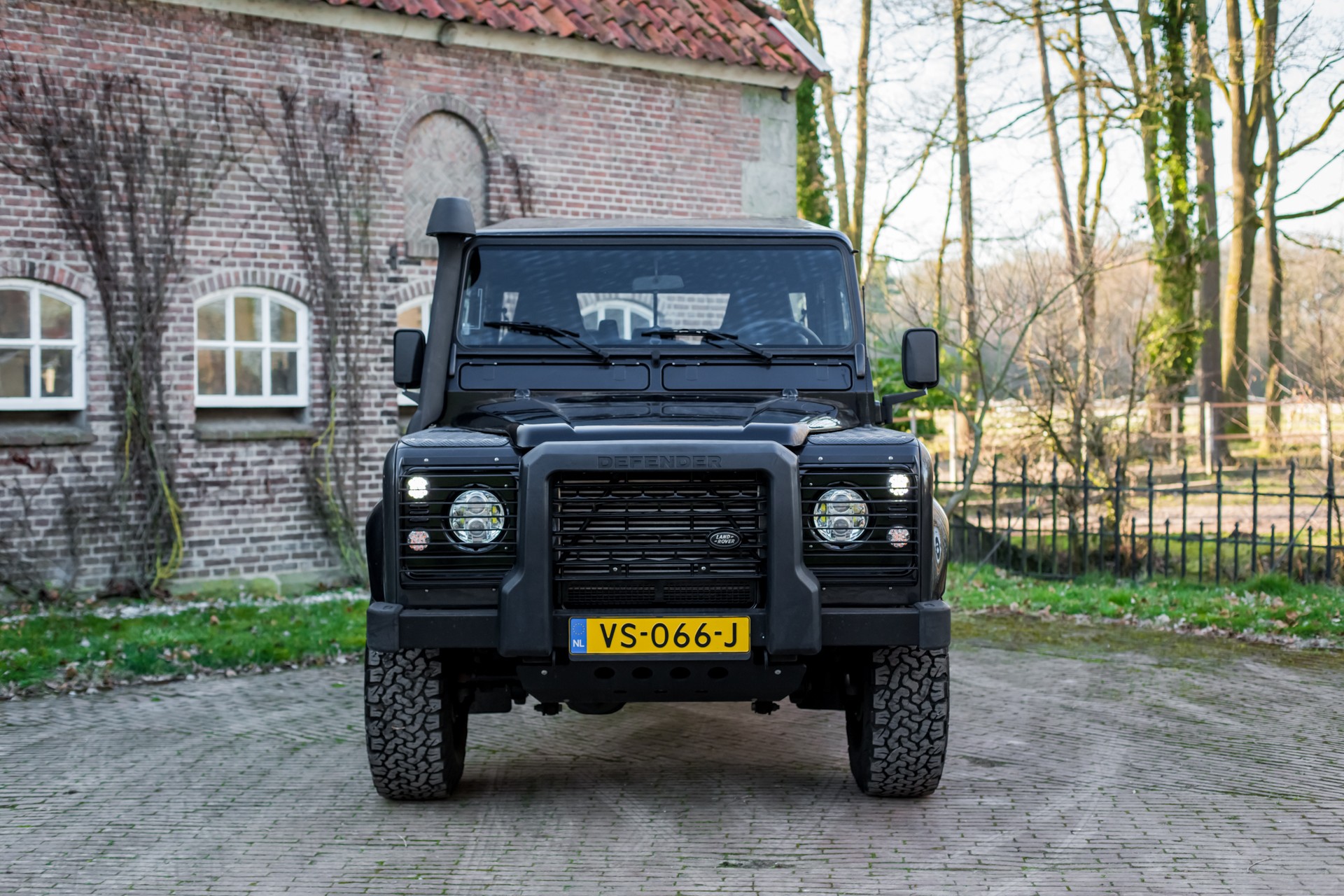 2000 Land Rover Defender 130 215
