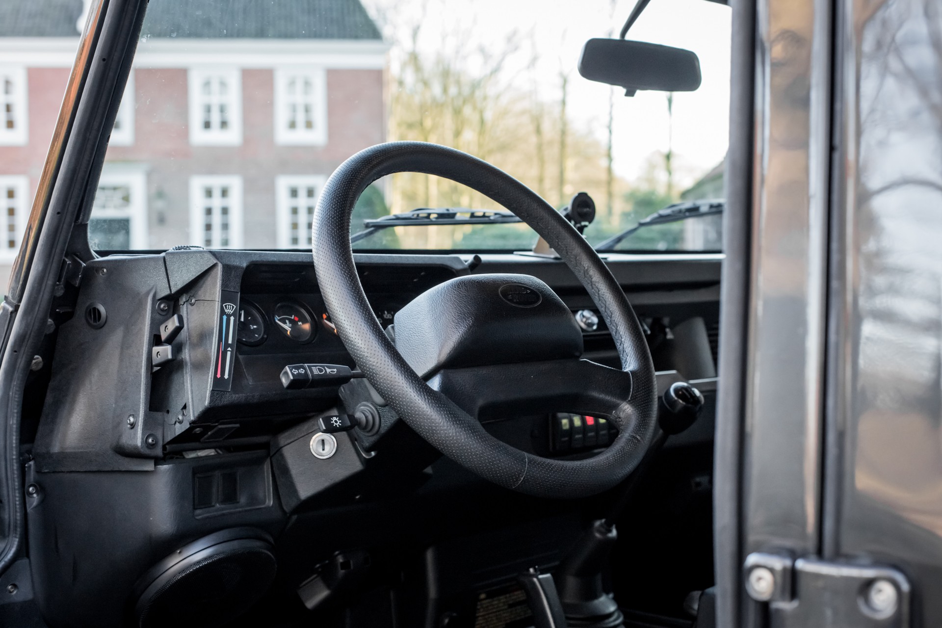 2000 Land Rover Defender 130 218