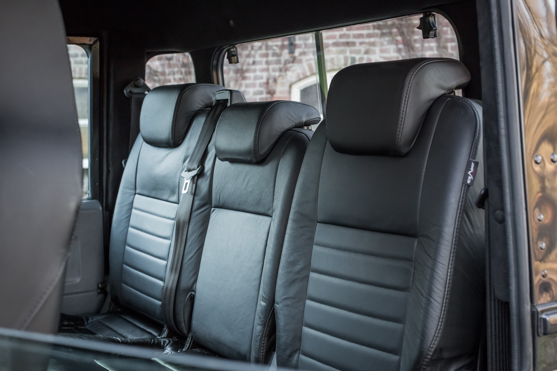 2000 Land Rover Defender 130 221
