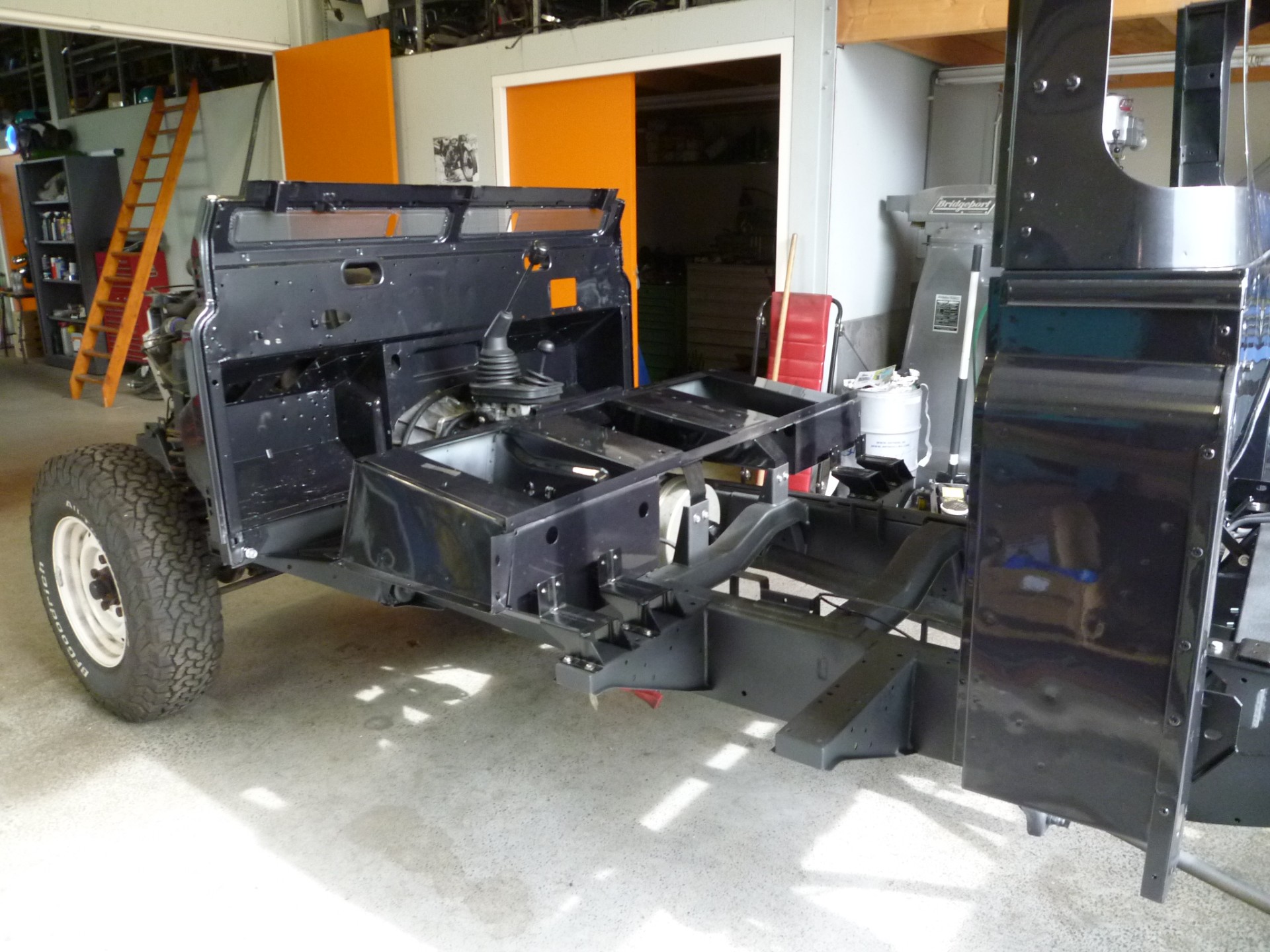 2000 Land Rover Defender 130 229