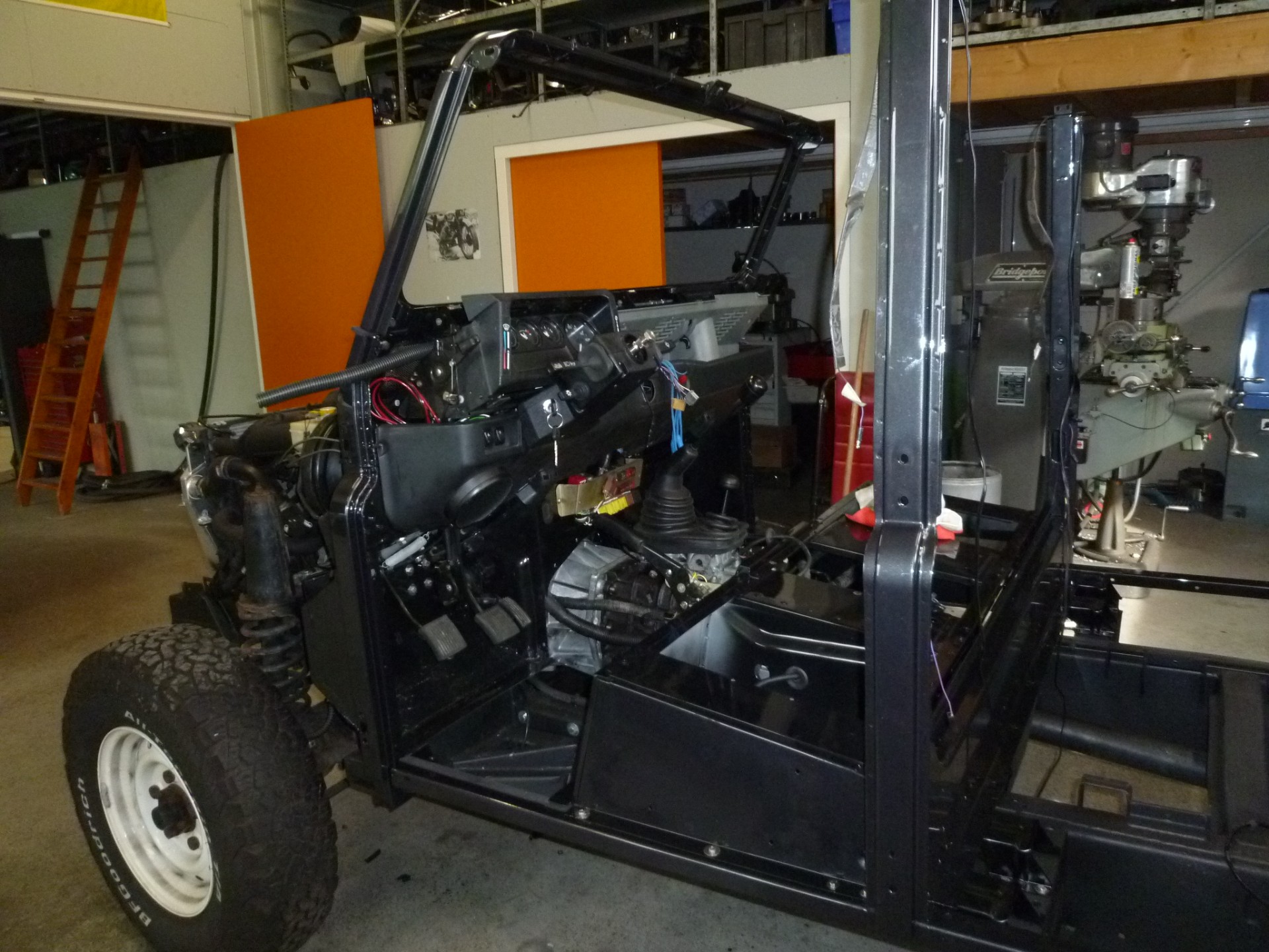 2000 Land Rover Defender 130 236