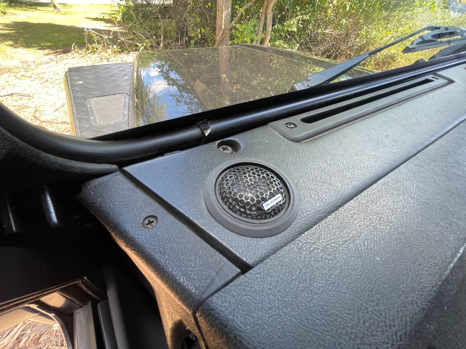 2000 Land Rover Defender 130 311
