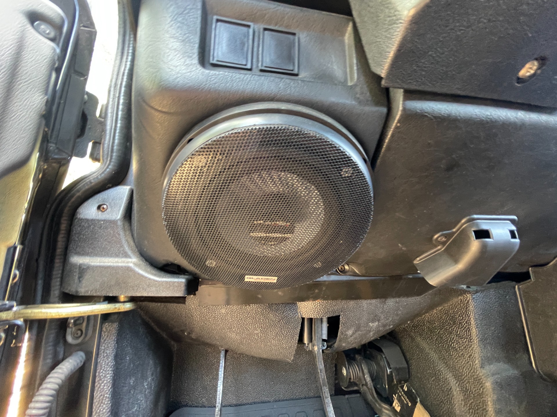 2000 Land Rover Defender 130 312