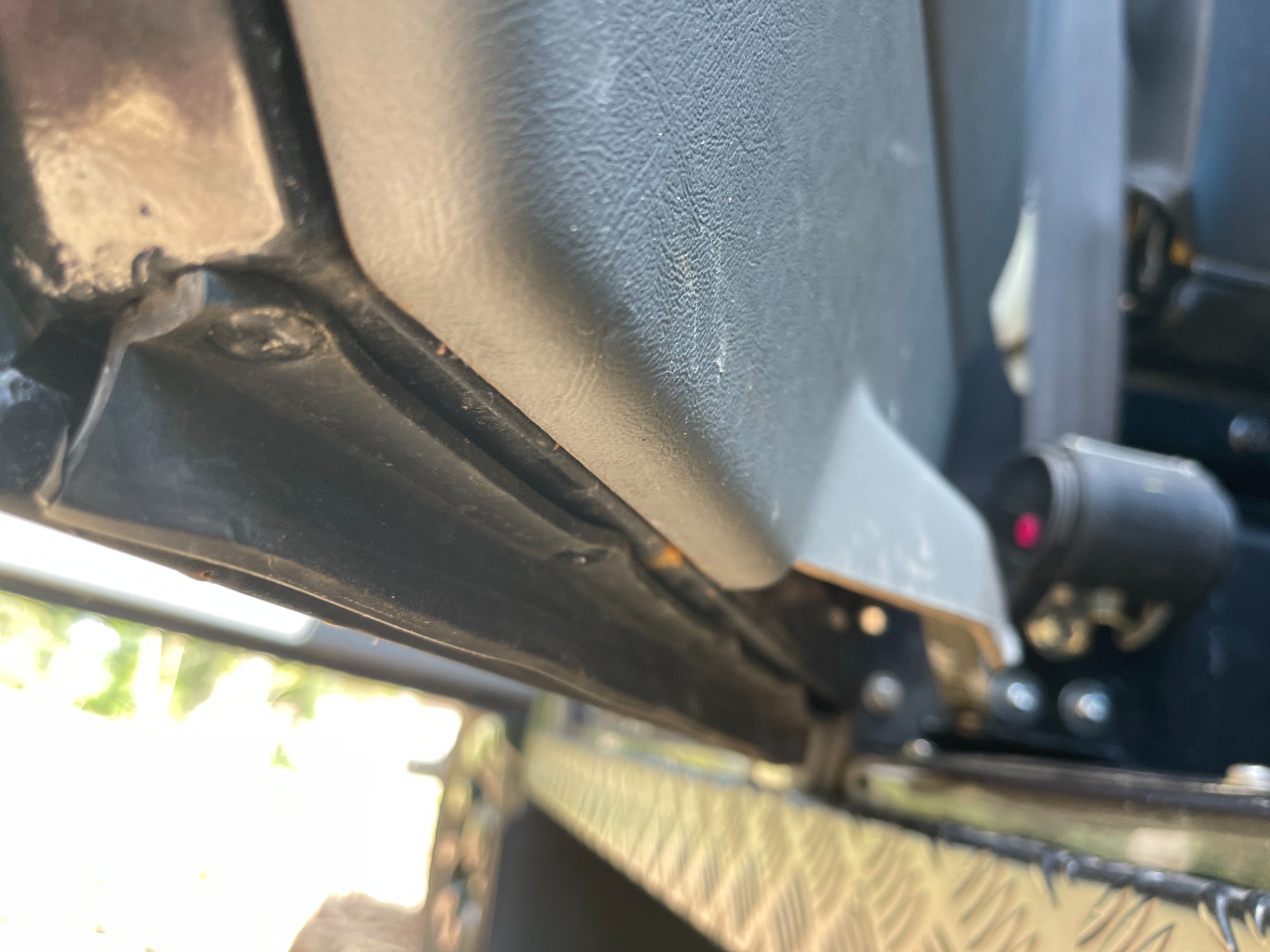 2000 Land Rover Defender 130 316