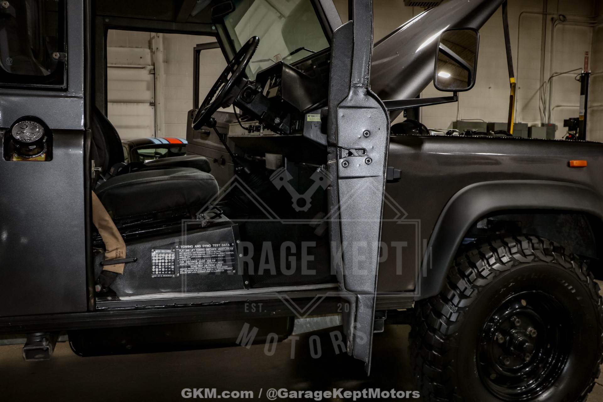 1989 Land Rover Defender 110 Perentie 6x6 76