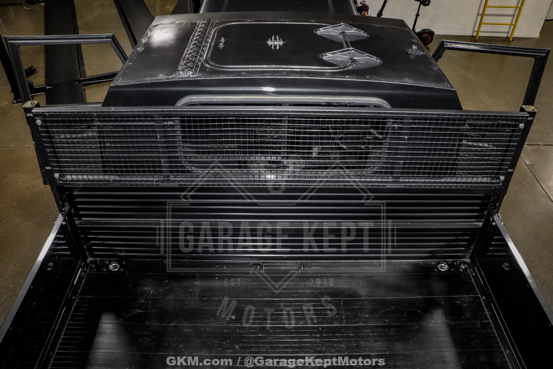 1989 Land Rover Defender 110 Perentie 6x6 89