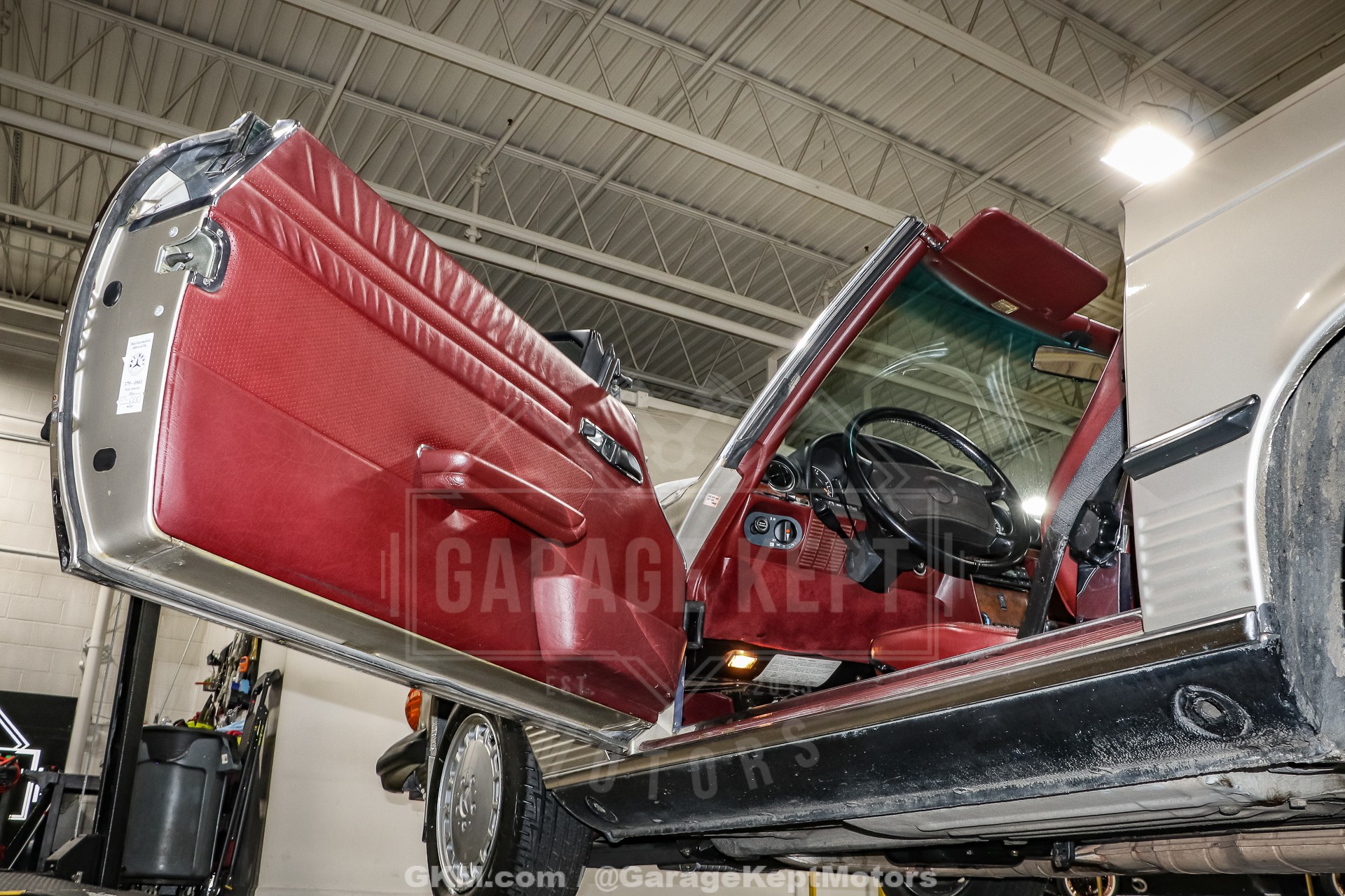 1986 Mercedes-Benz 560SL 104