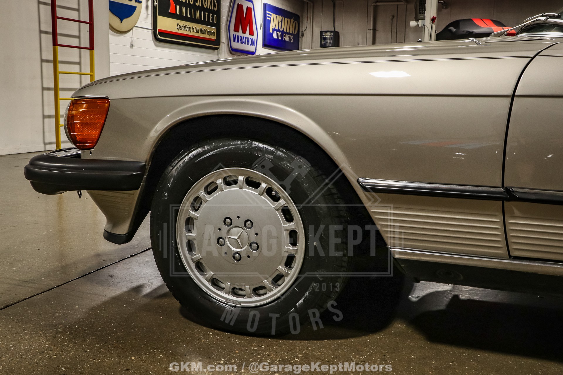 1986 Mercedes-Benz 560SL 31