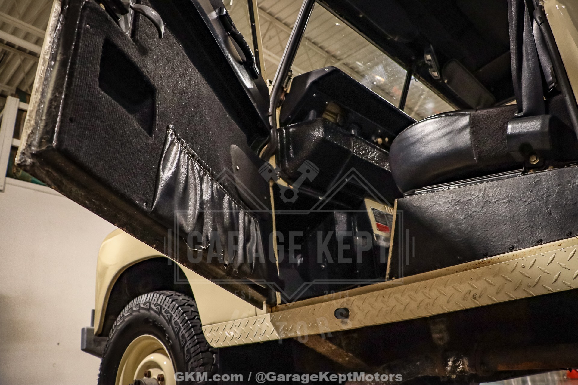 1974 Land Rover 109 Series III Wagon 107