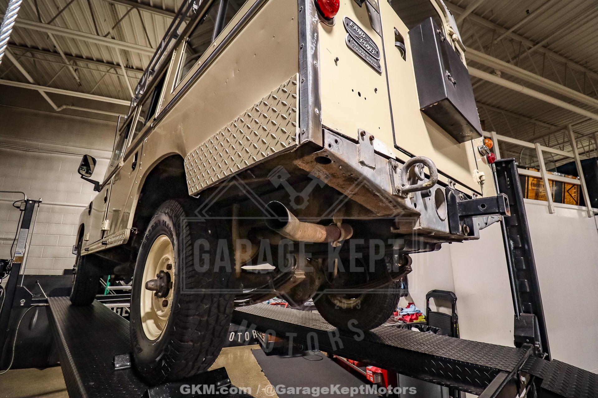 1974 Land Rover 109 Series III Wagon 136