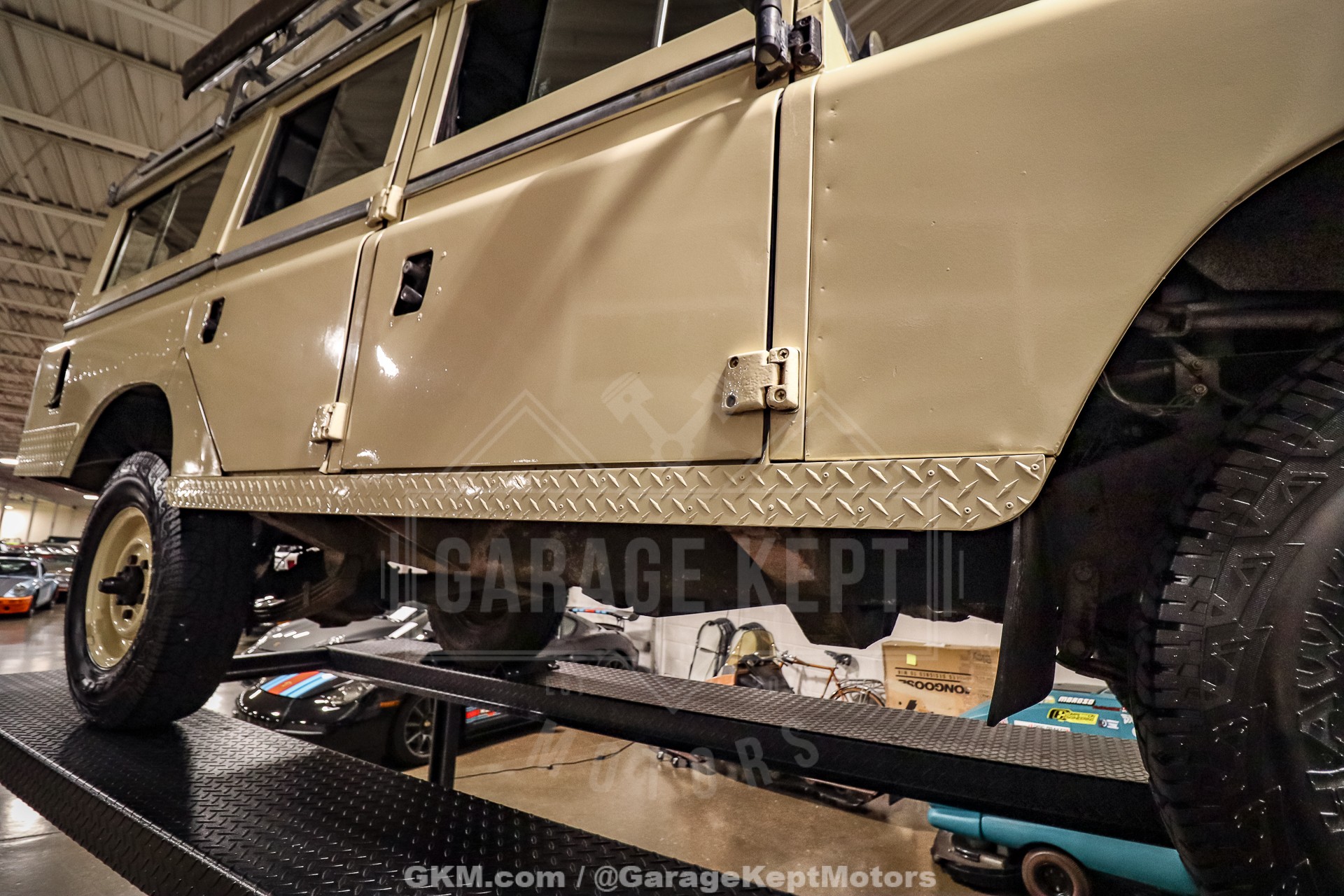 1974 Land Rover 109 Series III Wagon 141