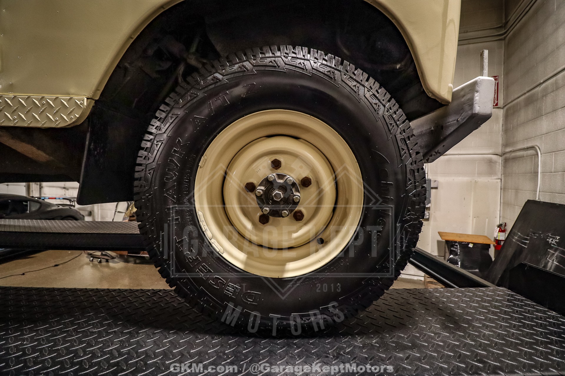 1974 Land Rover 109 Series III Wagon 142