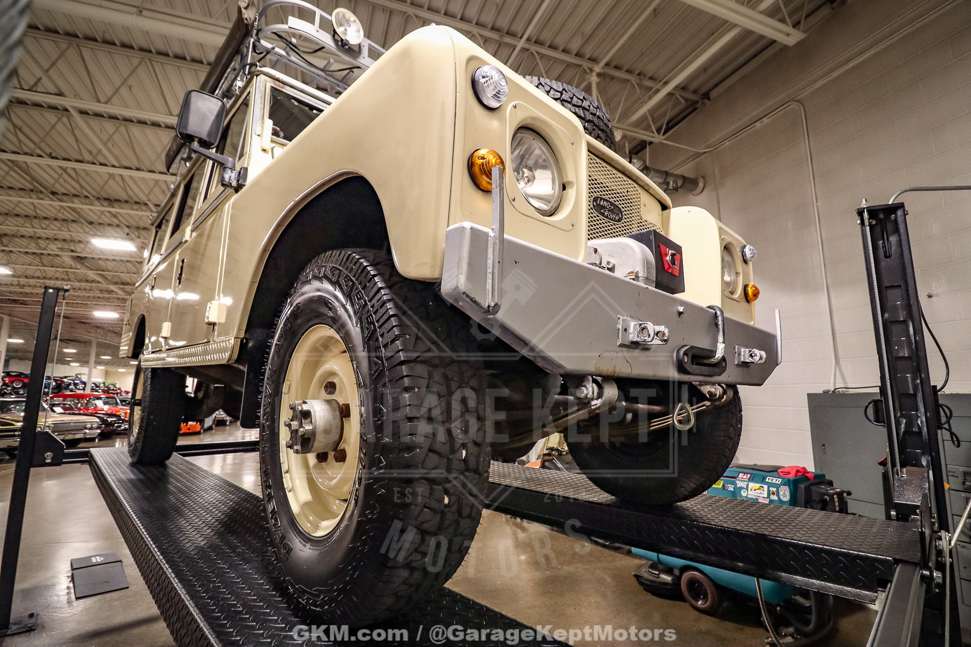 1974 Land Rover 109 Series III Wagon 143