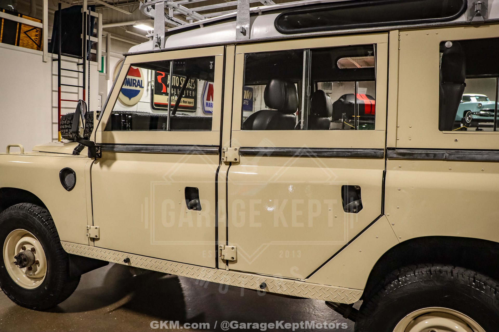 1974 Land Rover 109 Series III Wagon 29
