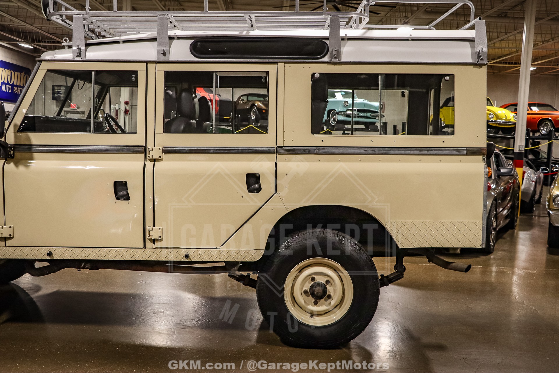 1974 Land Rover 109 Series III Wagon 30
