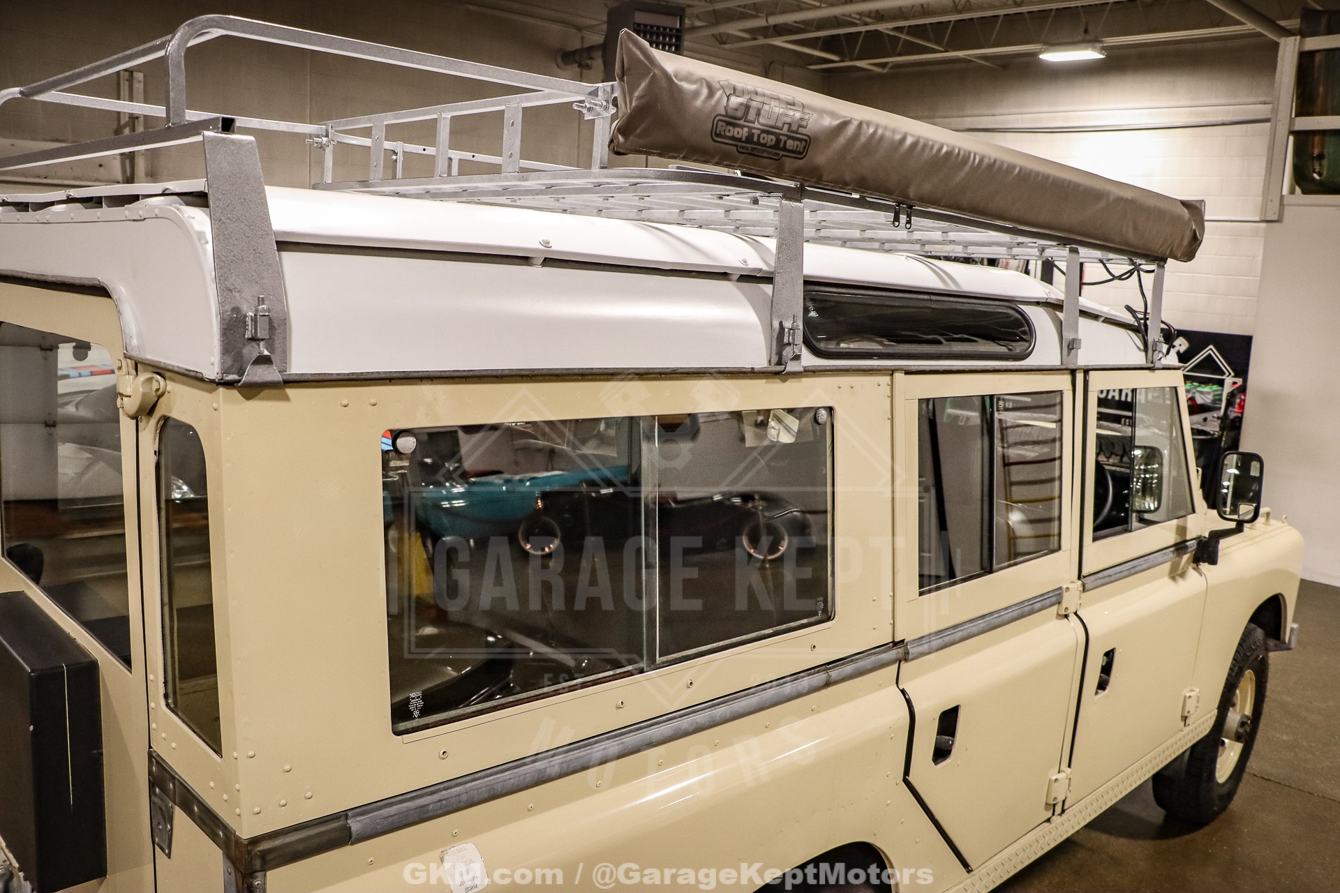 1974 Land Rover 109 Series III Wagon 43