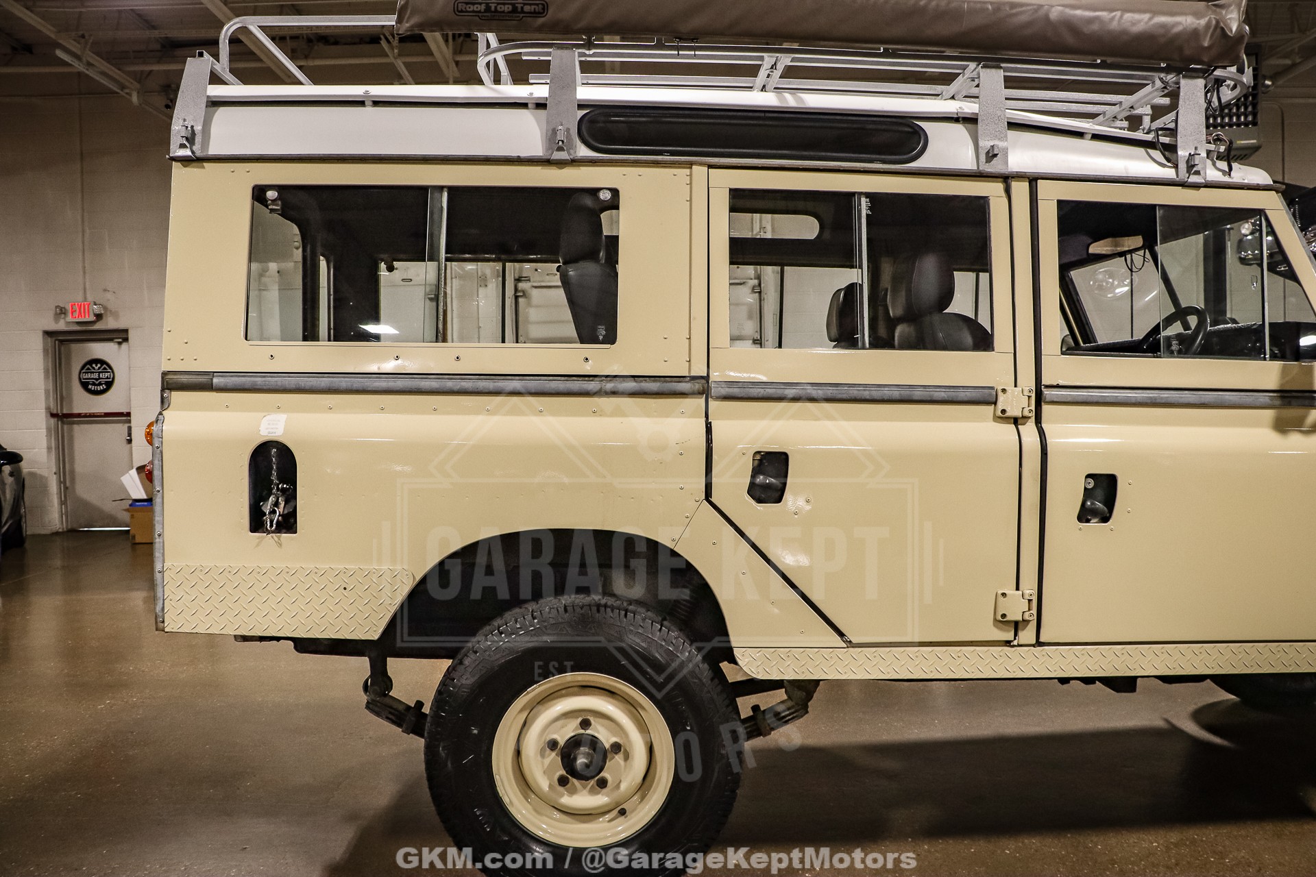 1974 Land Rover 109 Series III Wagon 44