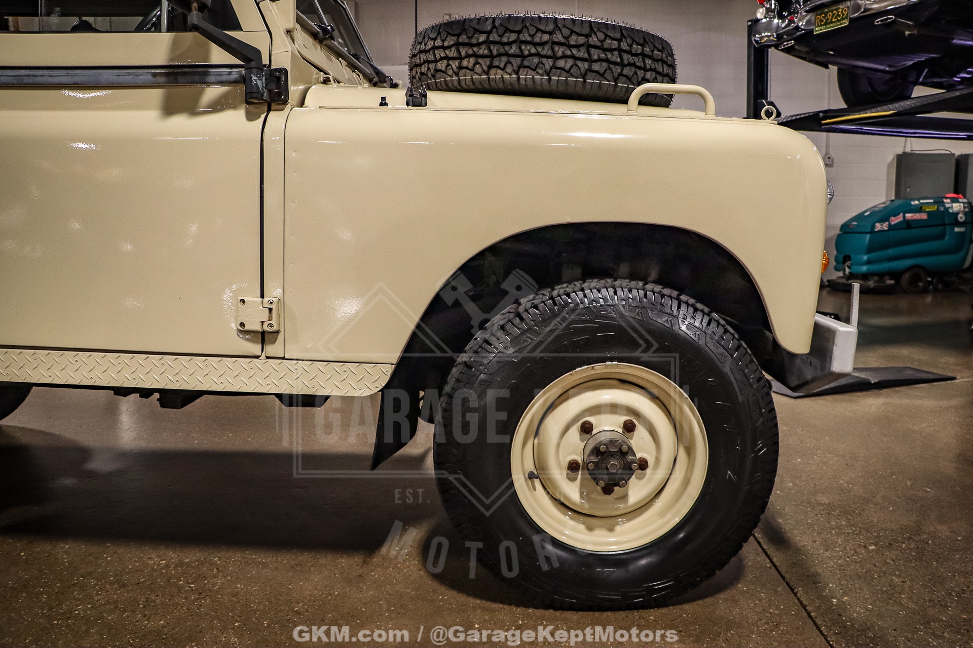 1974 Land Rover 109 Series III Wagon 48