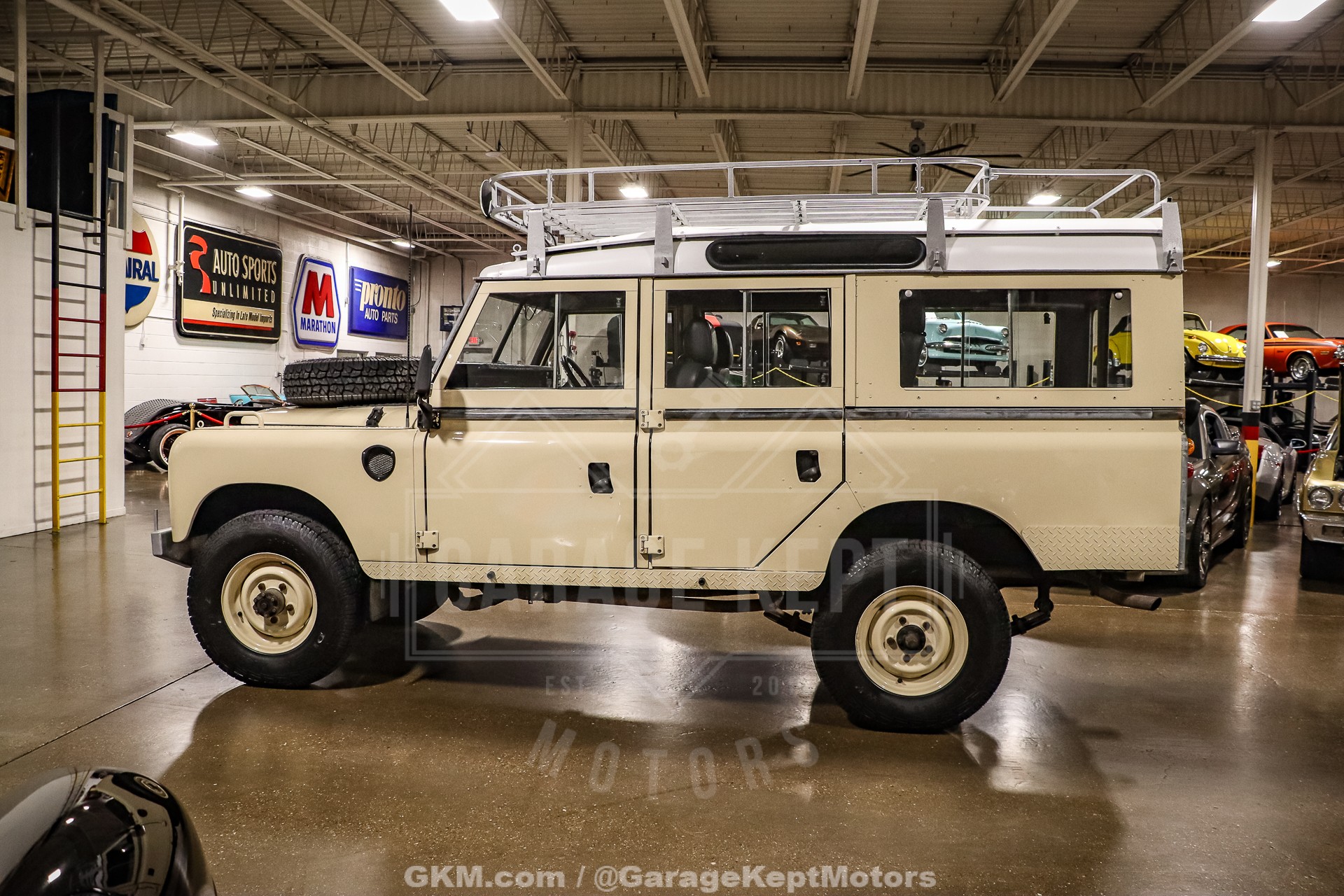 1974 Land Rover 109 Series III Wagon 5