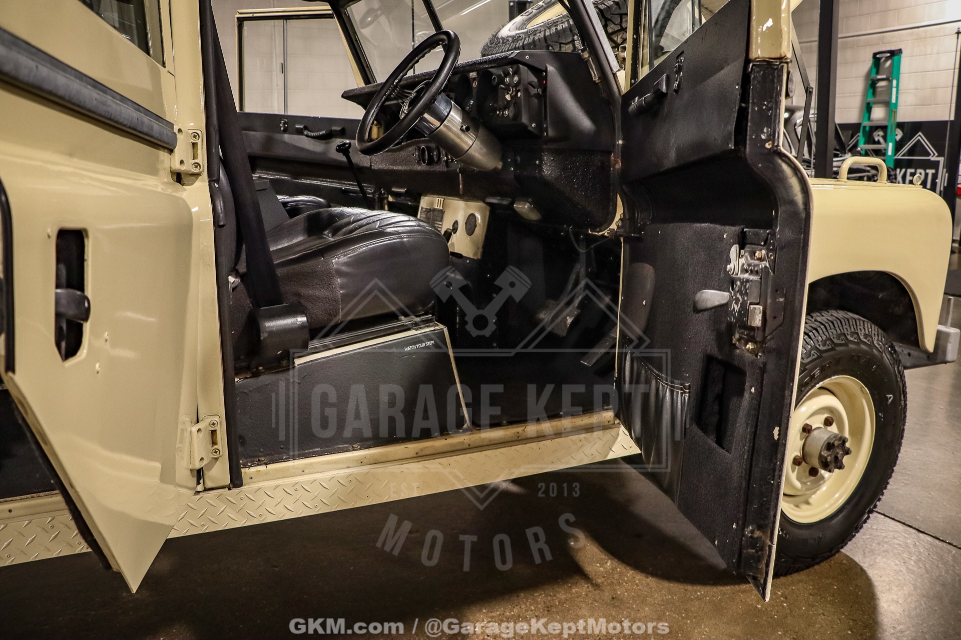 1974 Land Rover 109 Series III Wagon 62