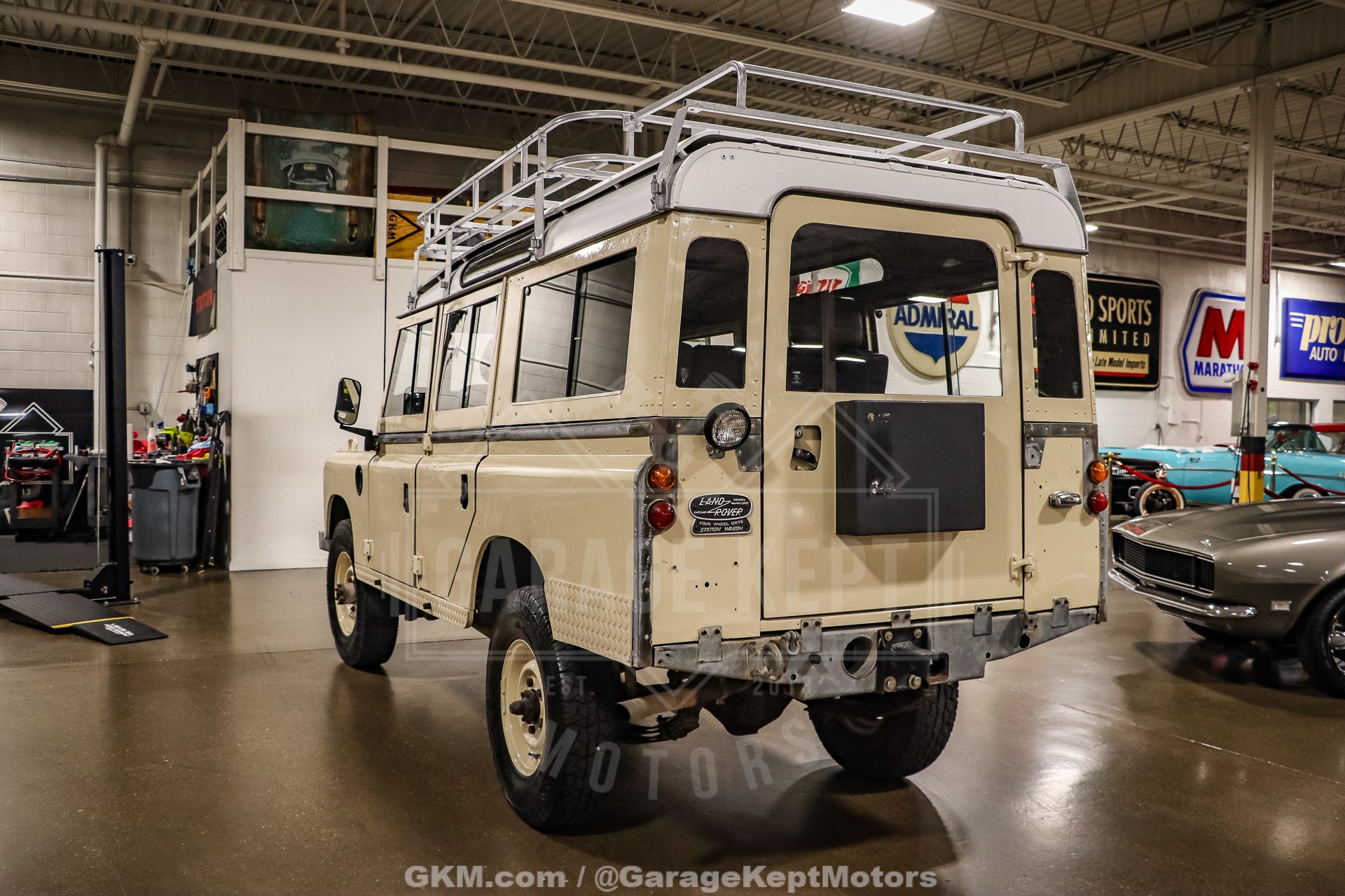 1974 Land Rover 109 Series III Wagon 7