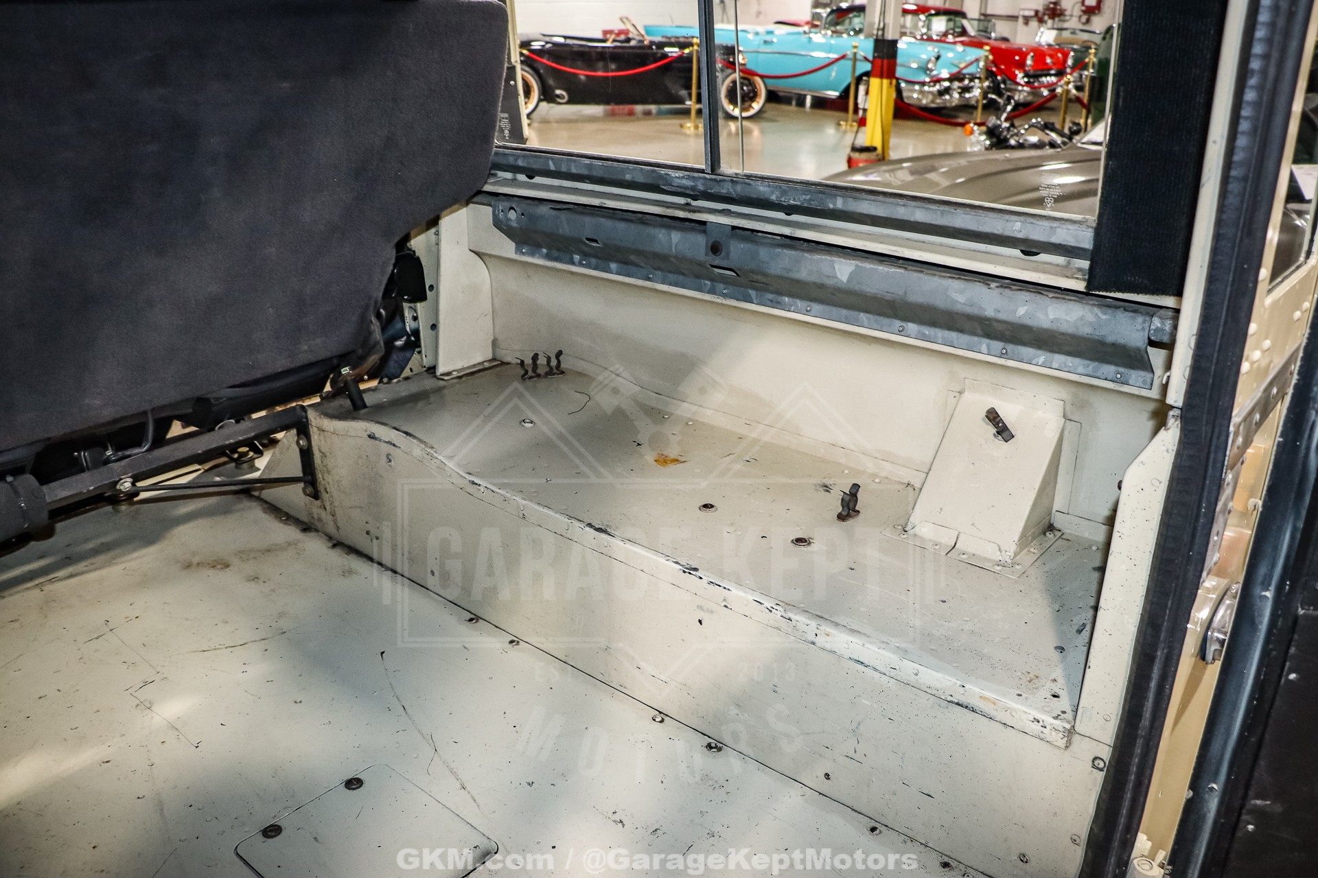 1974 Land Rover 109 Series III Wagon 95