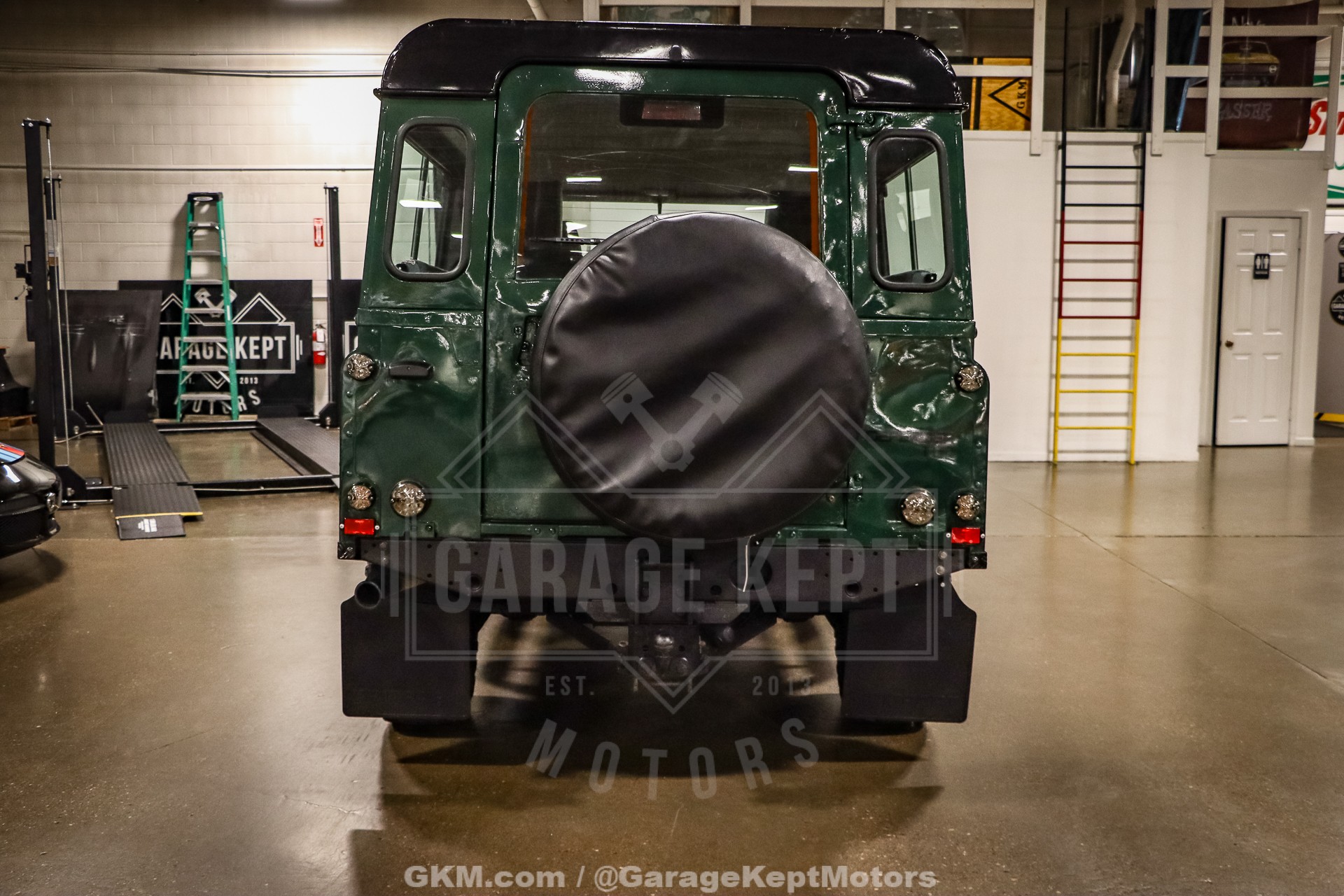 1999 Land Rover Defender 110 21