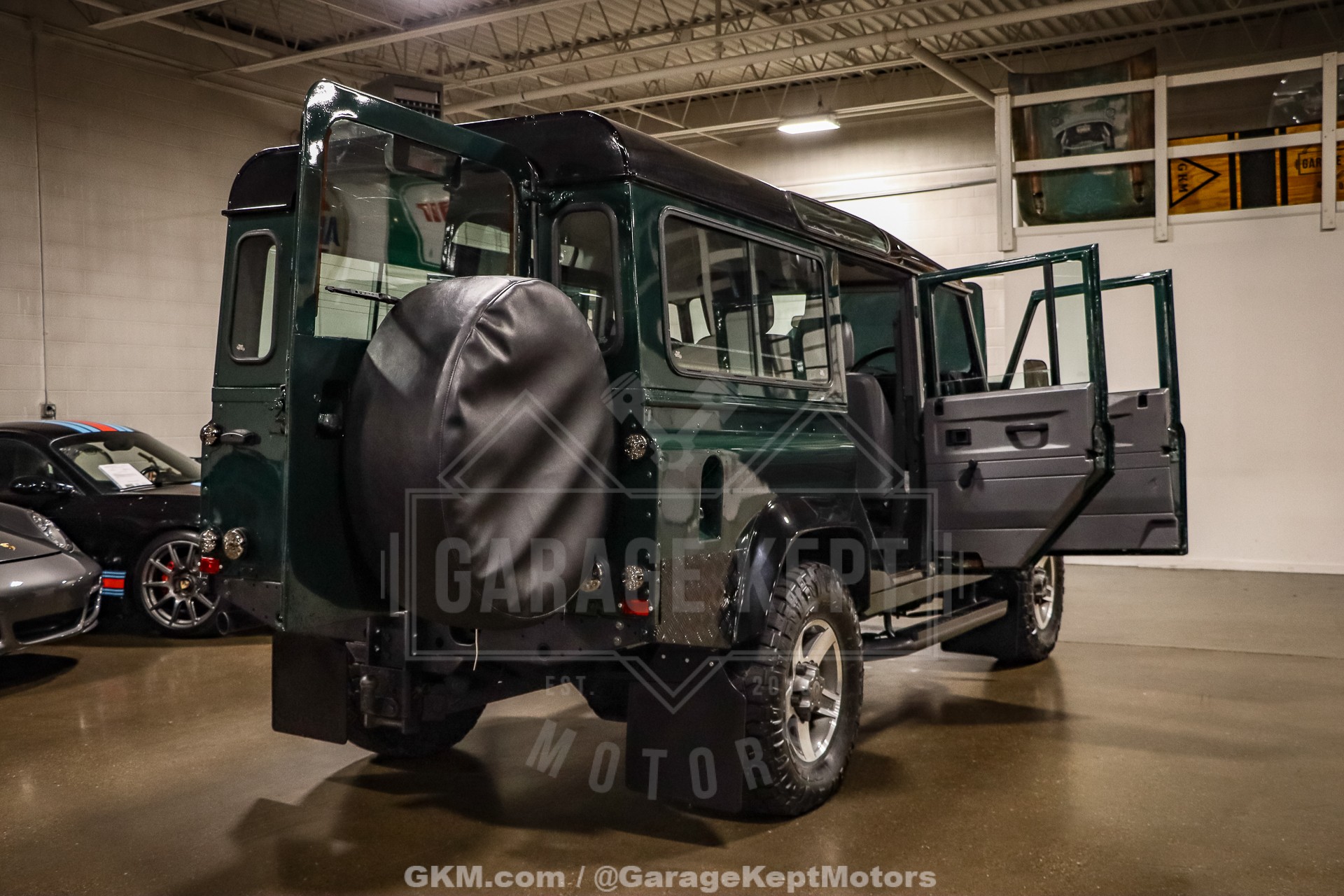 1999 Land Rover Defender 110 75