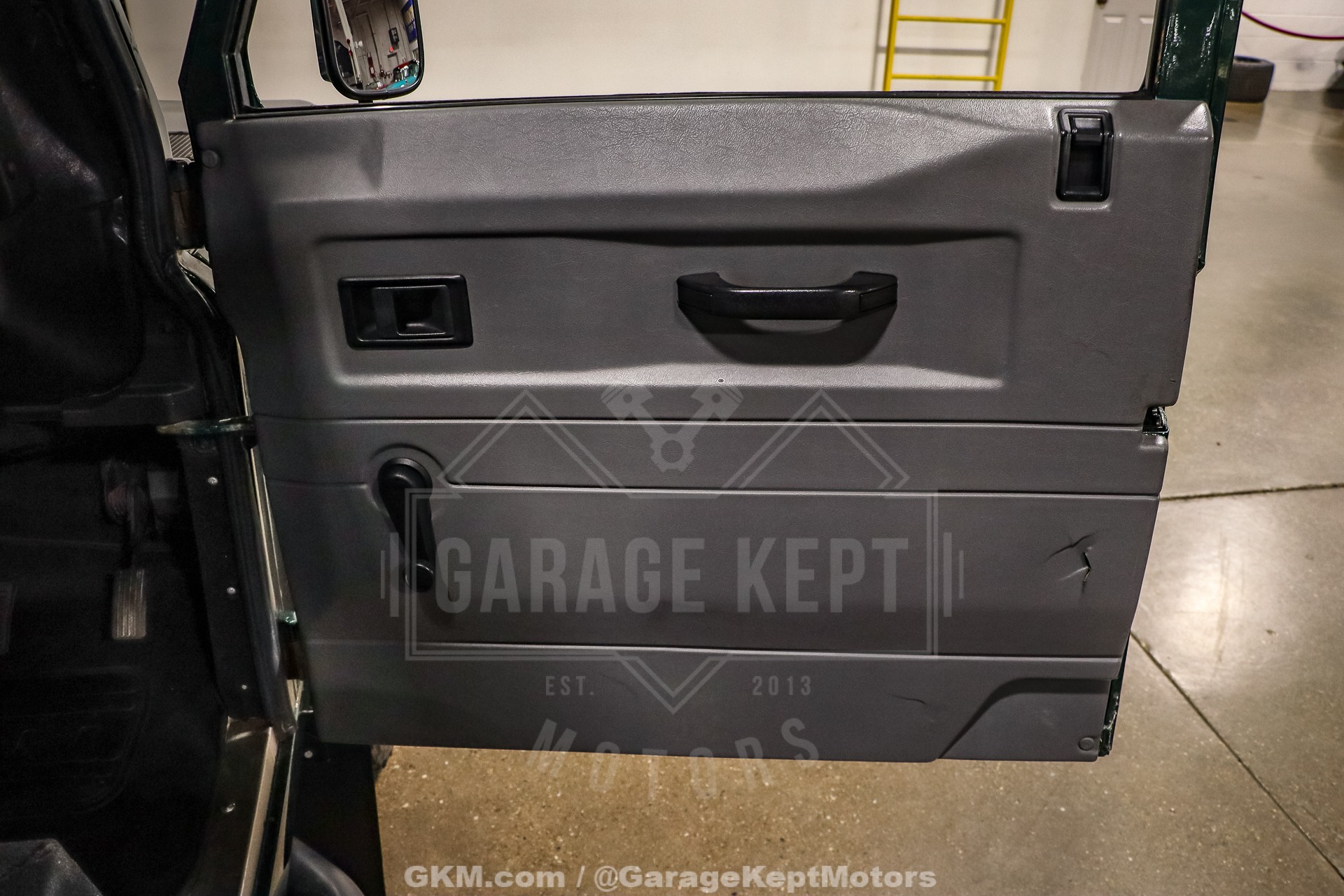 1999 Land Rover Defender 110 76